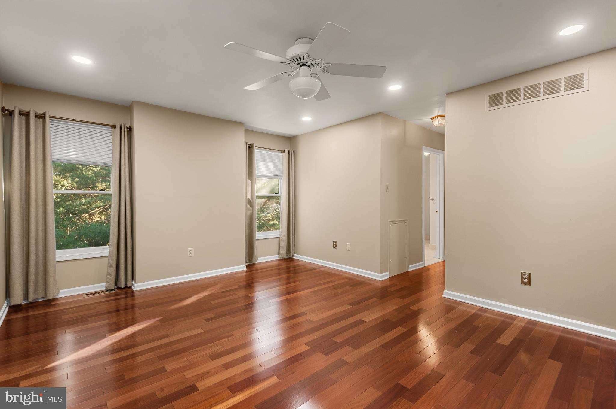 NEWTOWN GATE - Residential