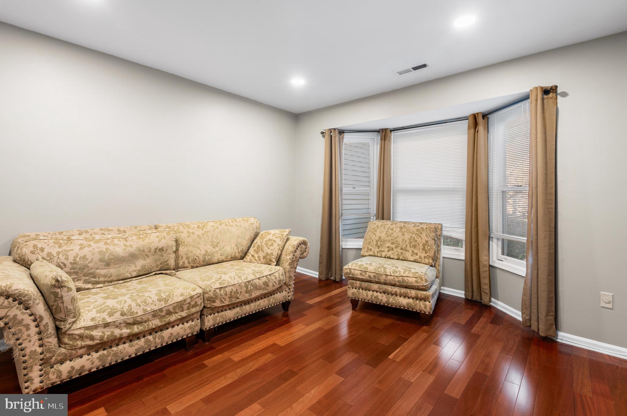 NEWTOWN GATE - Residential