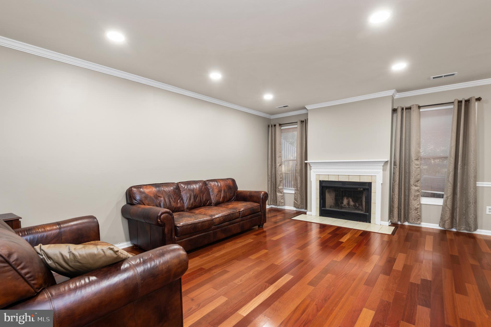 NEWTOWN GATE - Residential