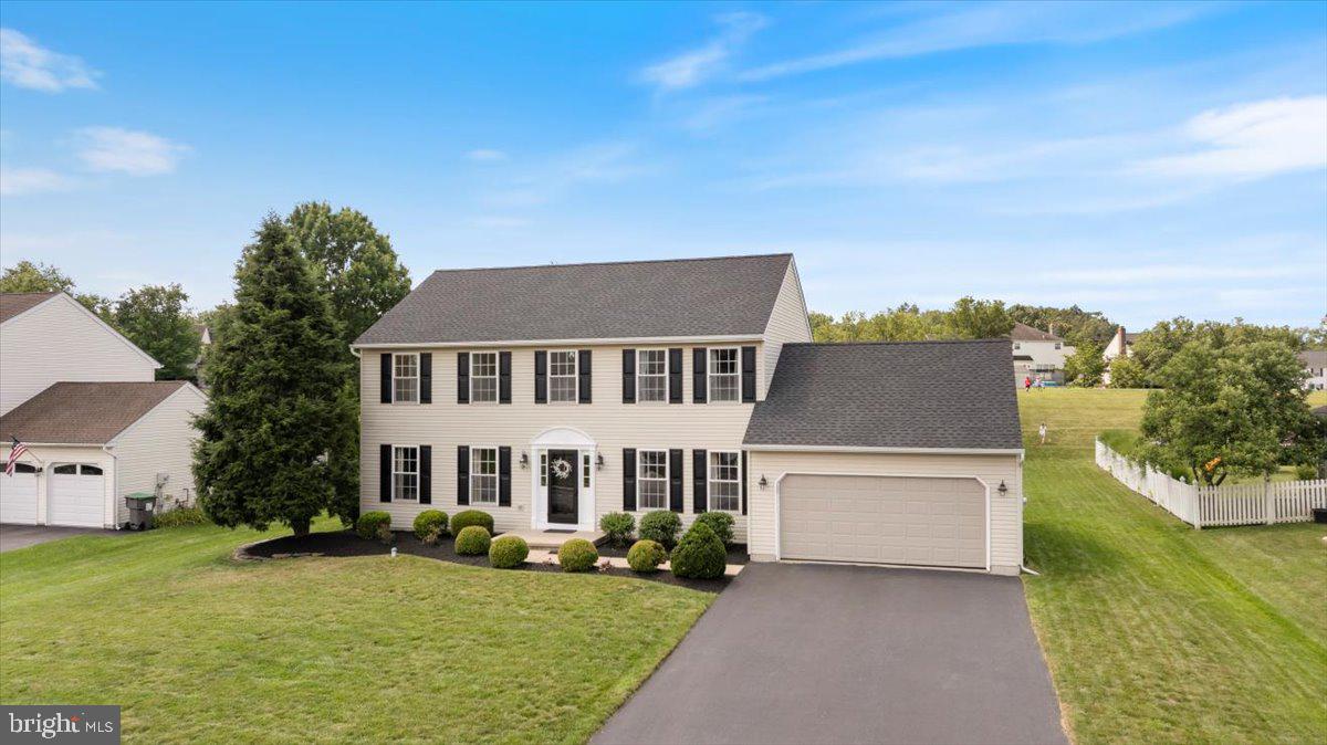 1054 KINGSCOTE DRIVE