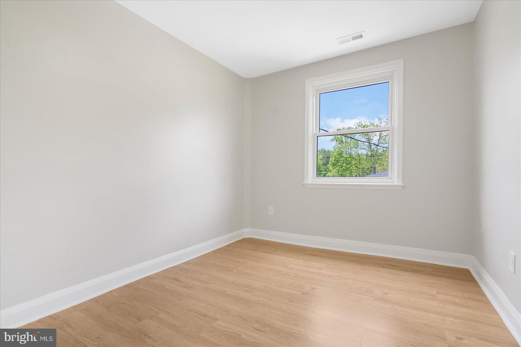 WEST HILLS - Residential