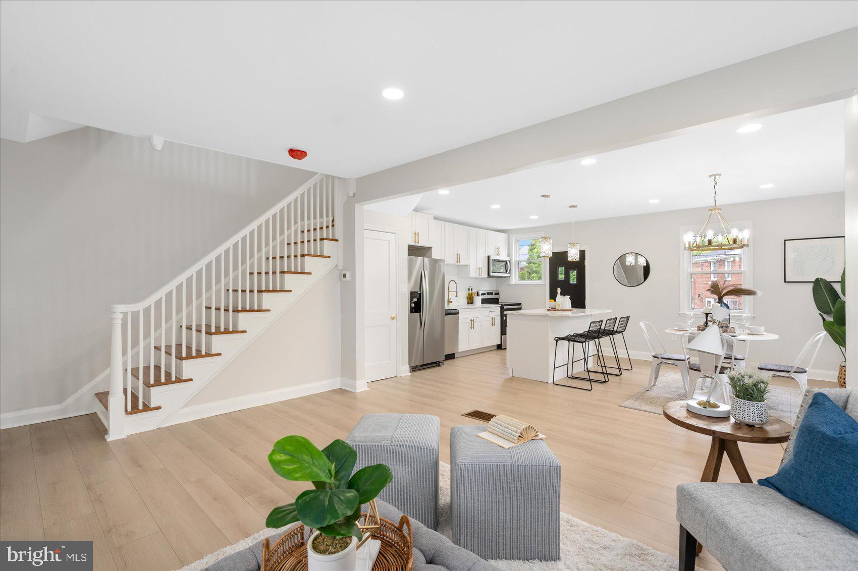 WEST HILLS - Residential