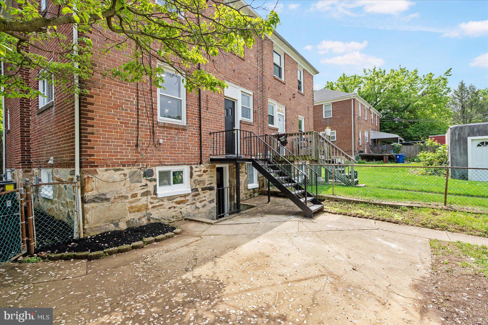 WEST HILLS - Residential