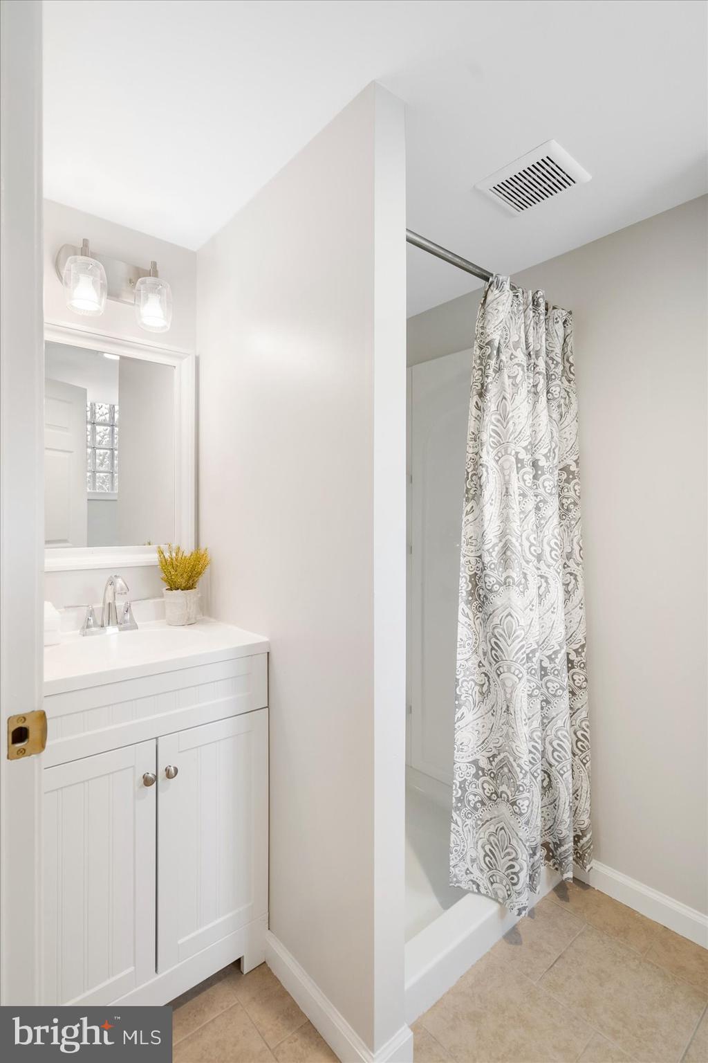 WEST HILLS - Residential