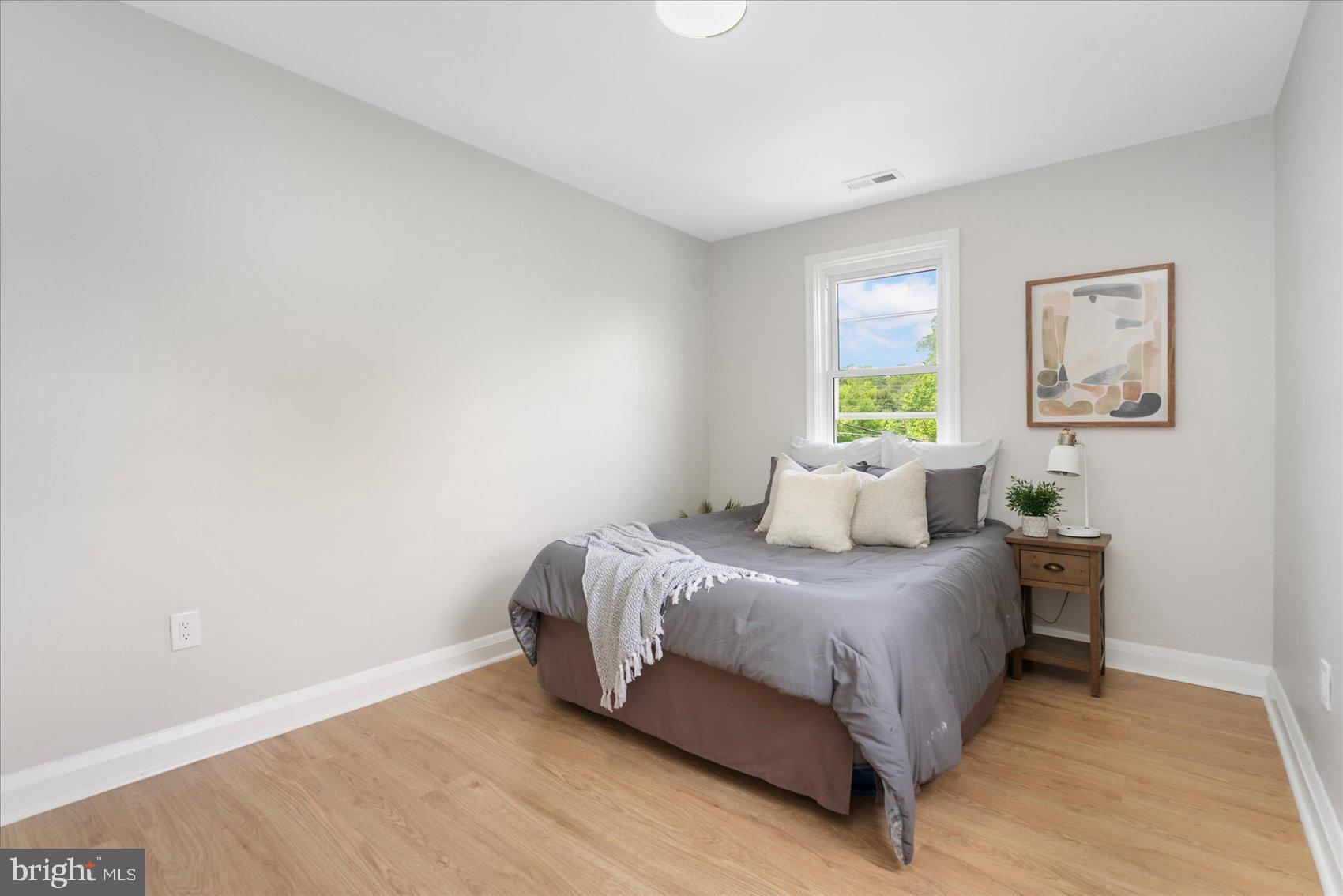 WEST HILLS - Residential