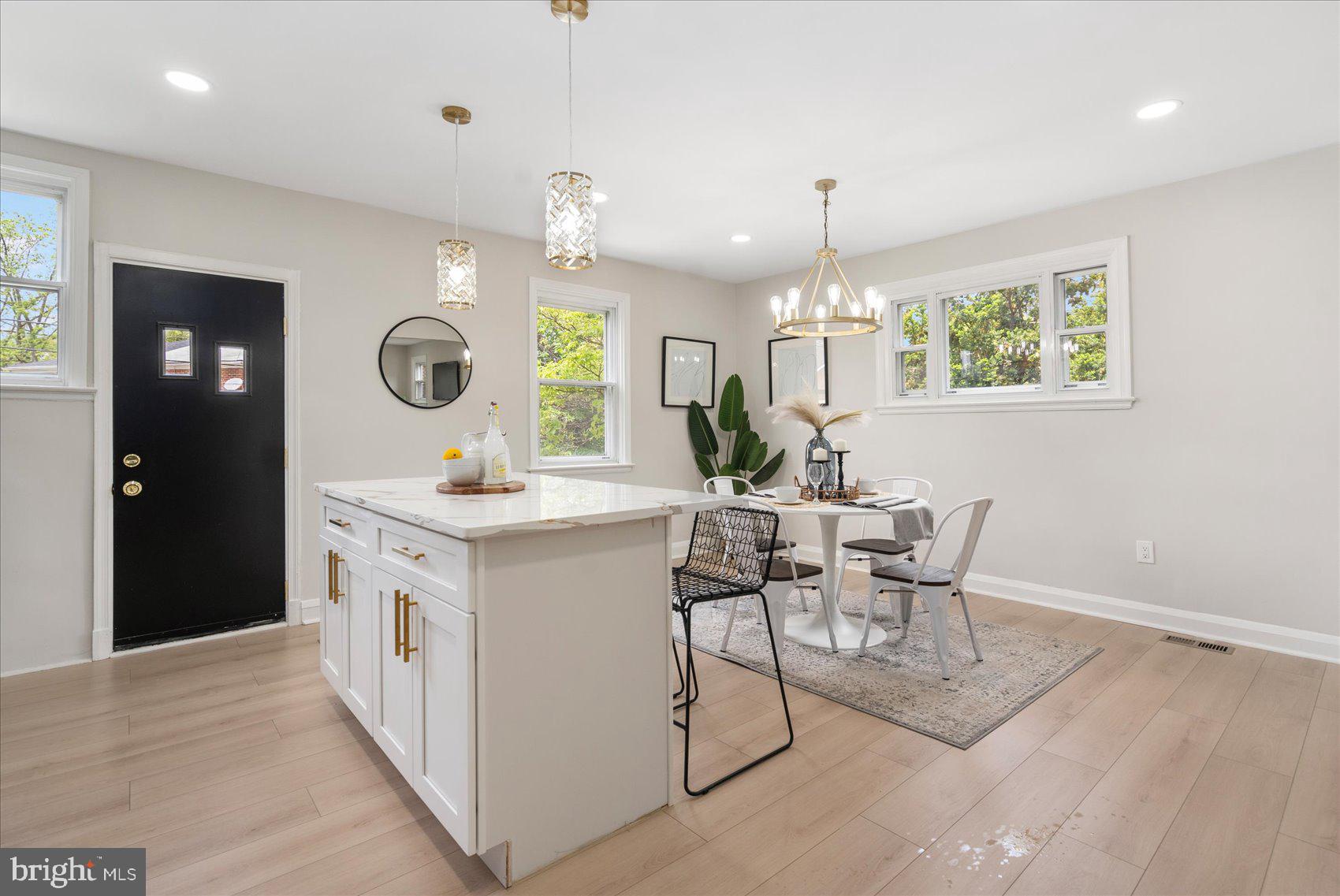 WEST HILLS - Residential