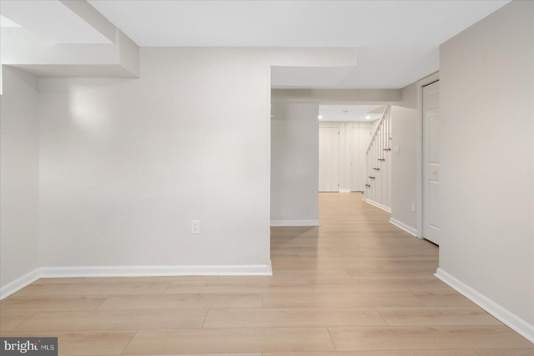 WEST HILLS - Residential