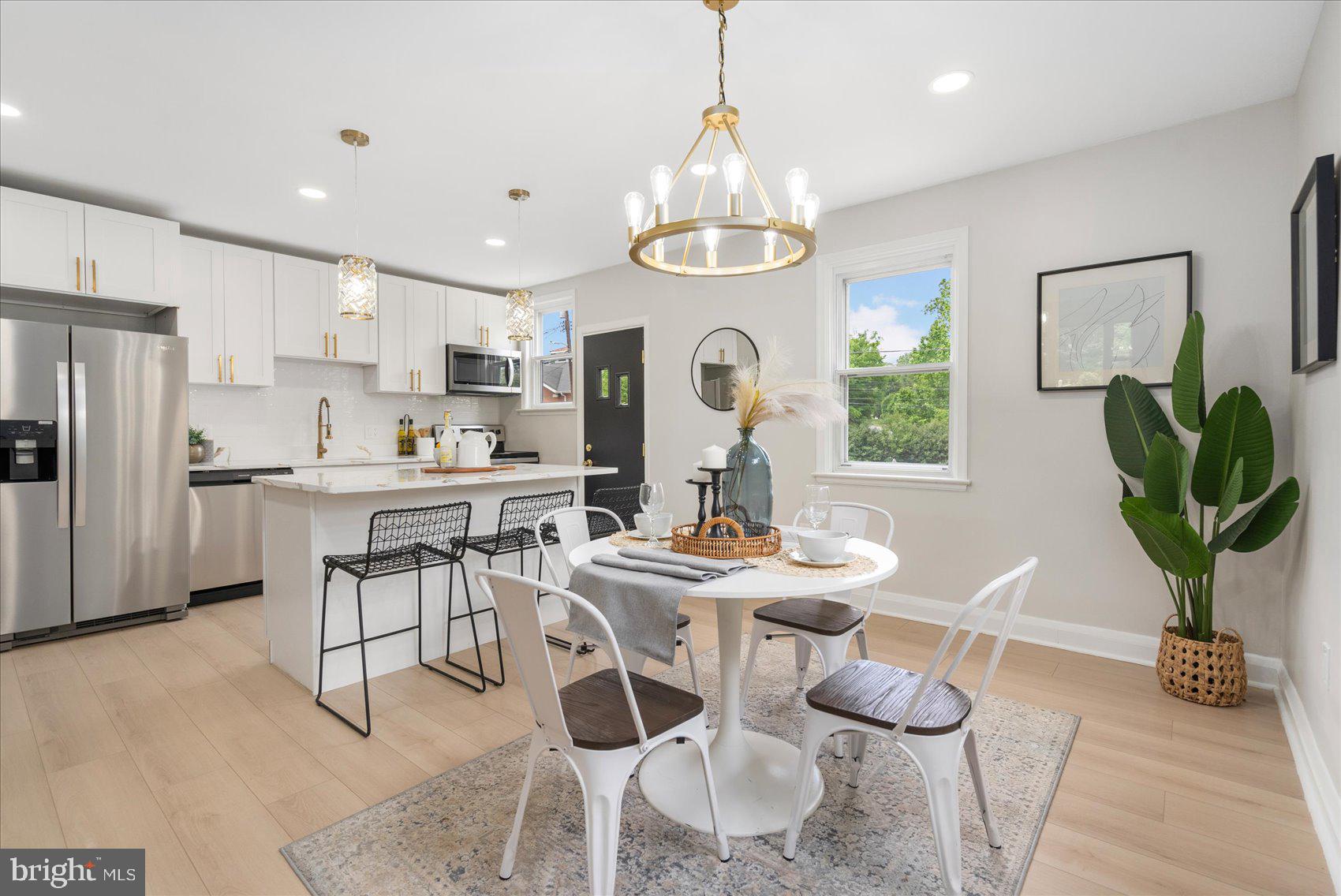 WEST HILLS - Residential