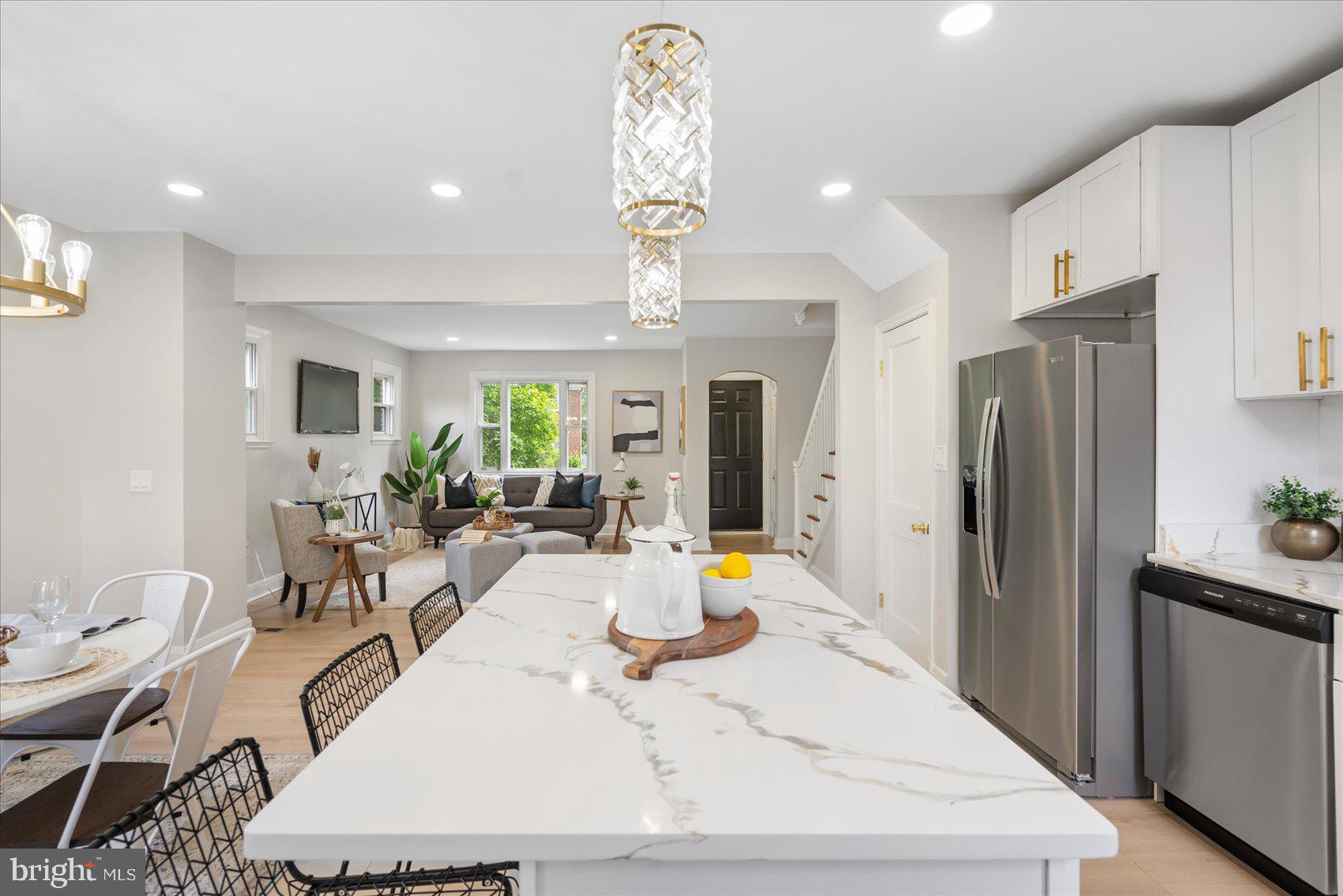 WEST HILLS - Residential