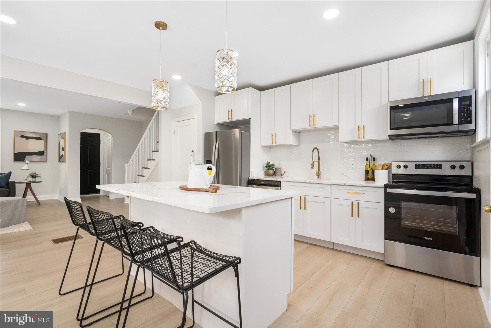 WEST HILLS - Residential