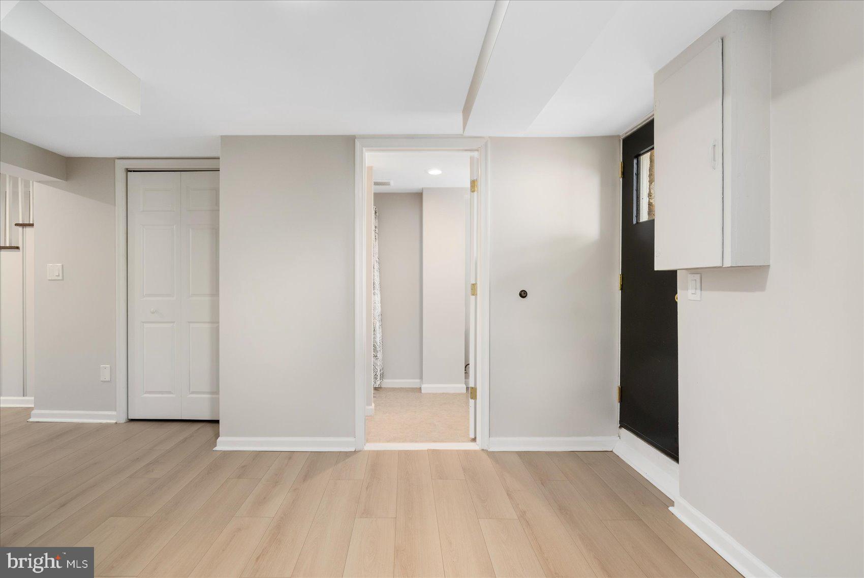 WEST HILLS - Residential