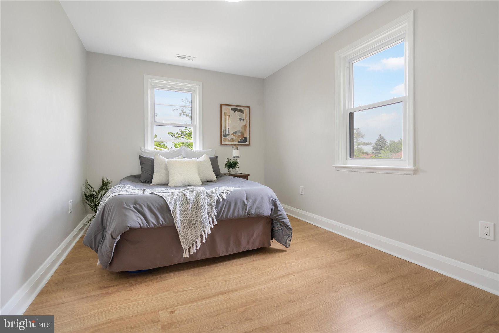 WEST HILLS - Residential