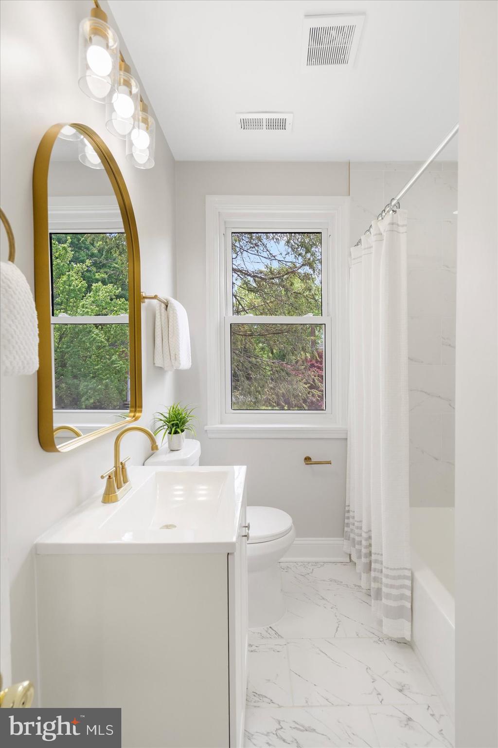 WEST HILLS - Residential