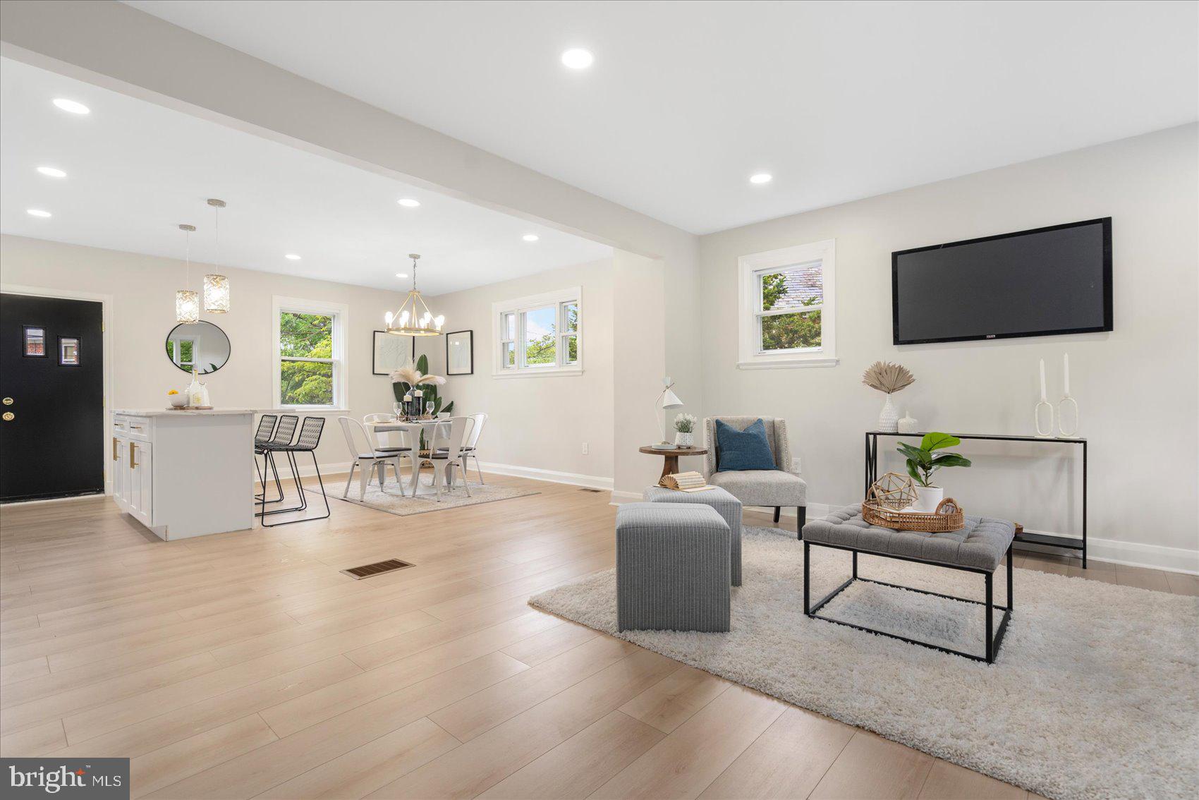 WEST HILLS - Residential