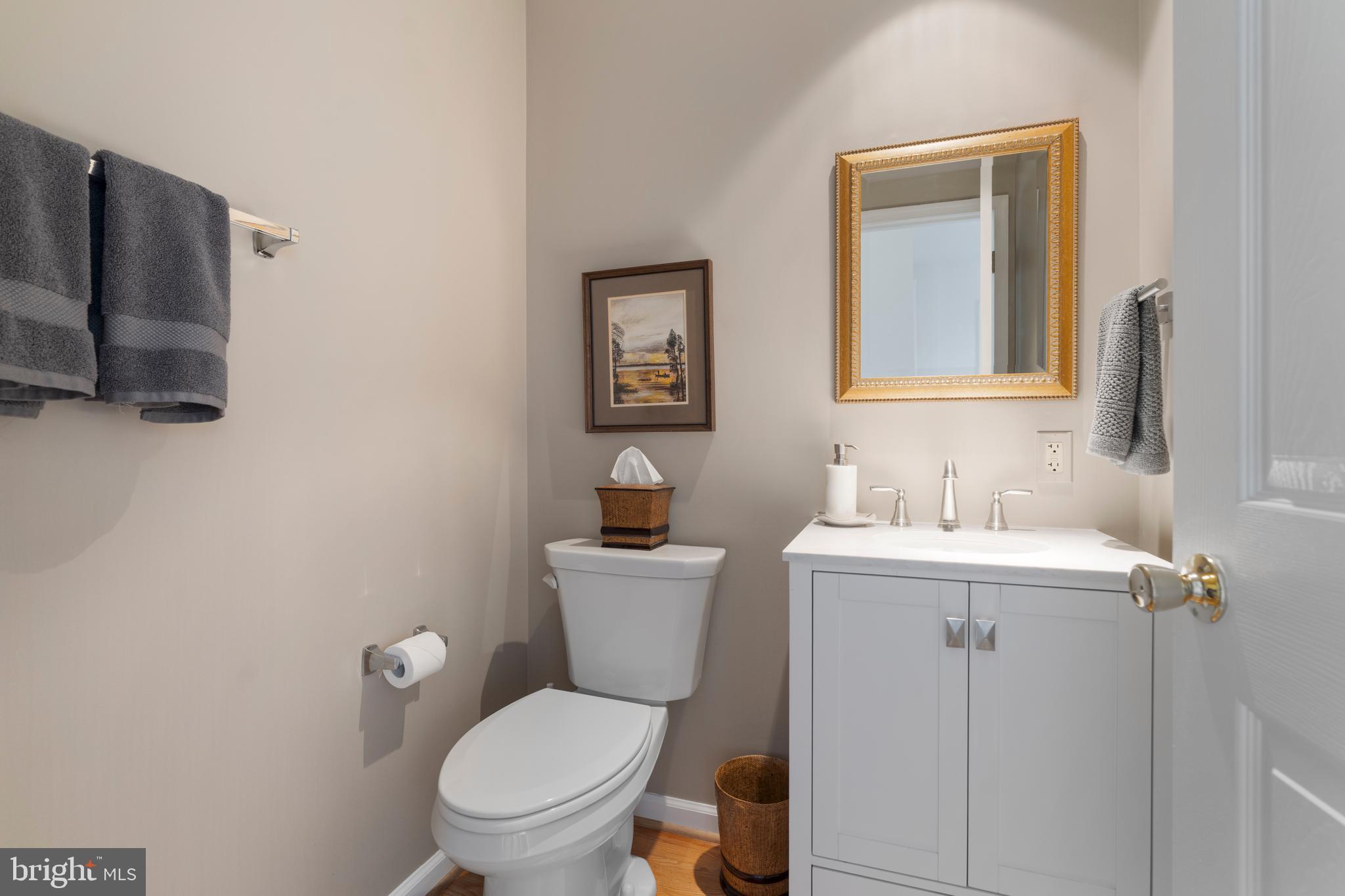 WHITE HALL - Residential