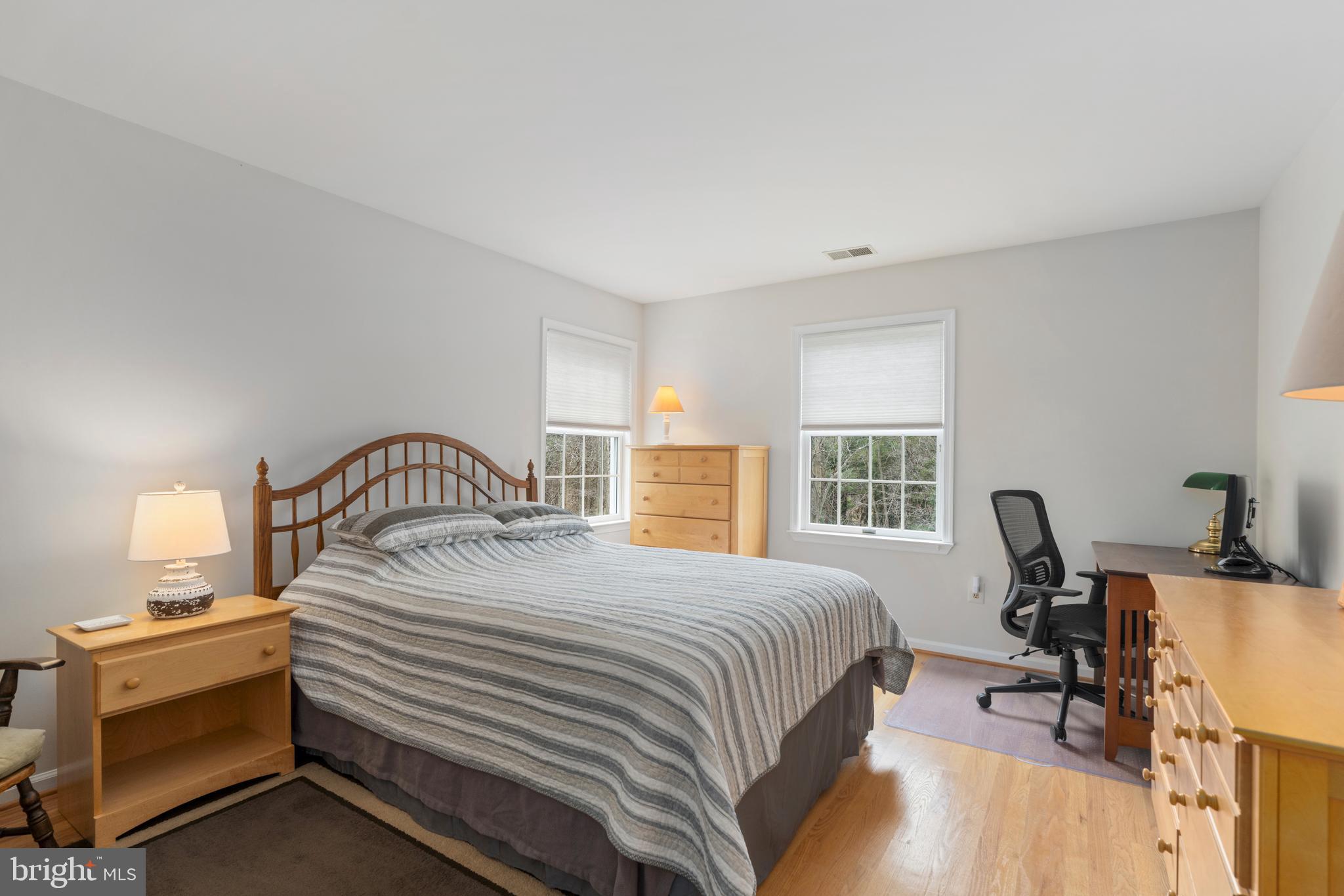 WHITE HALL - Residential