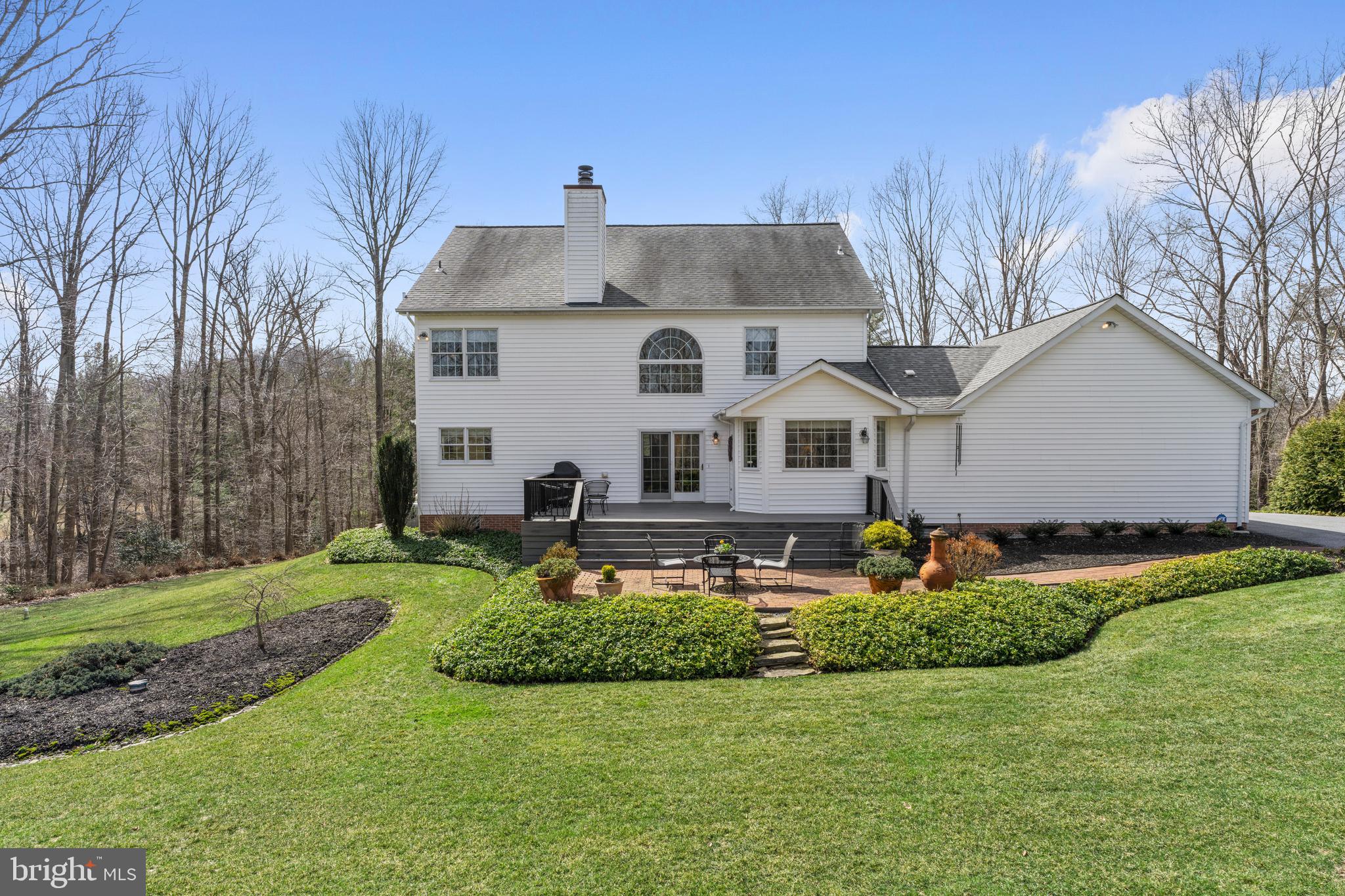 WHITE HALL - Residential