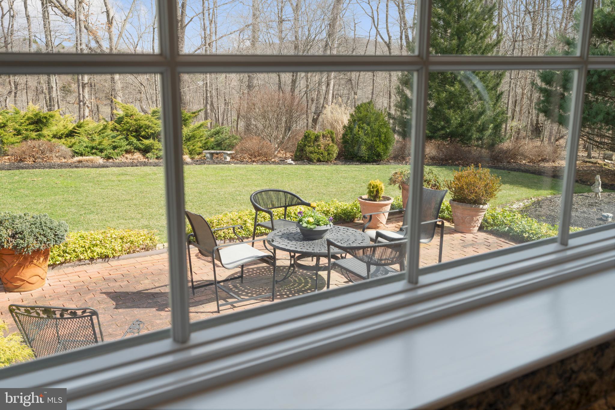 WHITE HALL - Residential