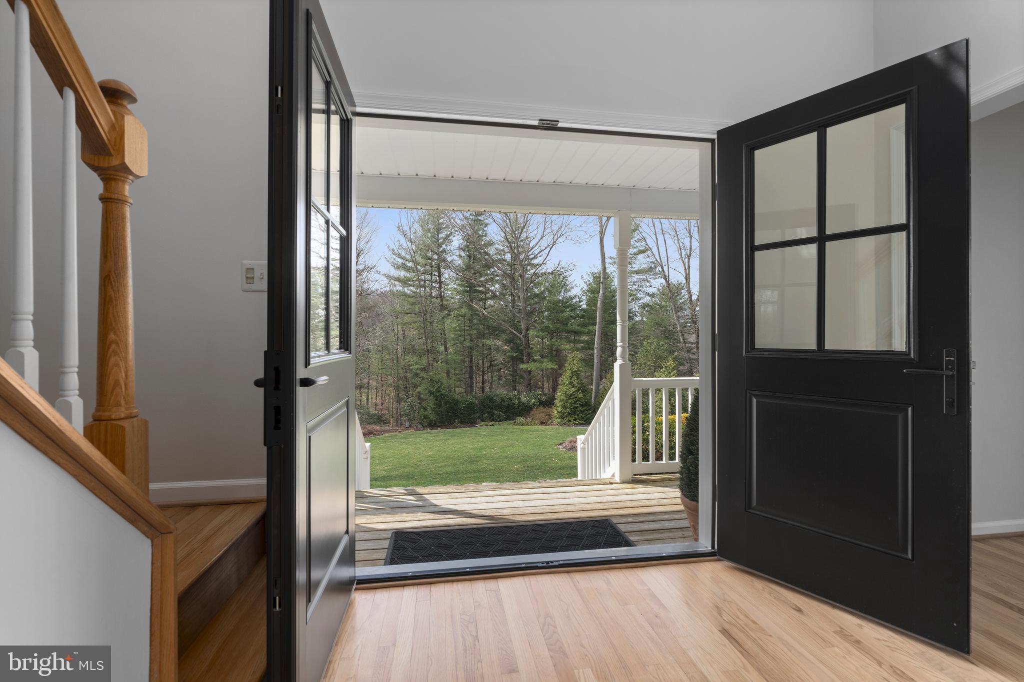 WHITE HALL - Residential