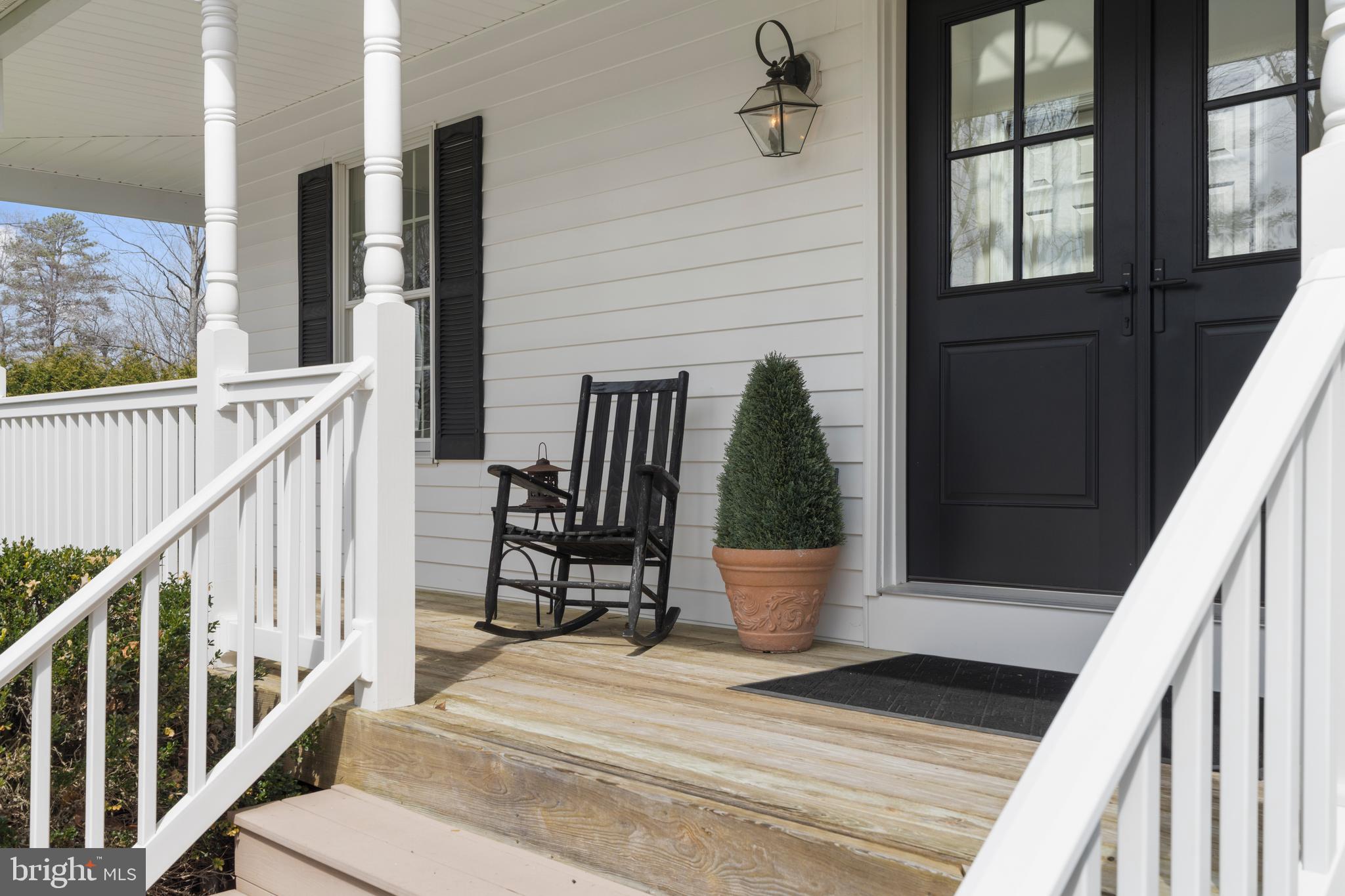 WHITE HALL - Residential