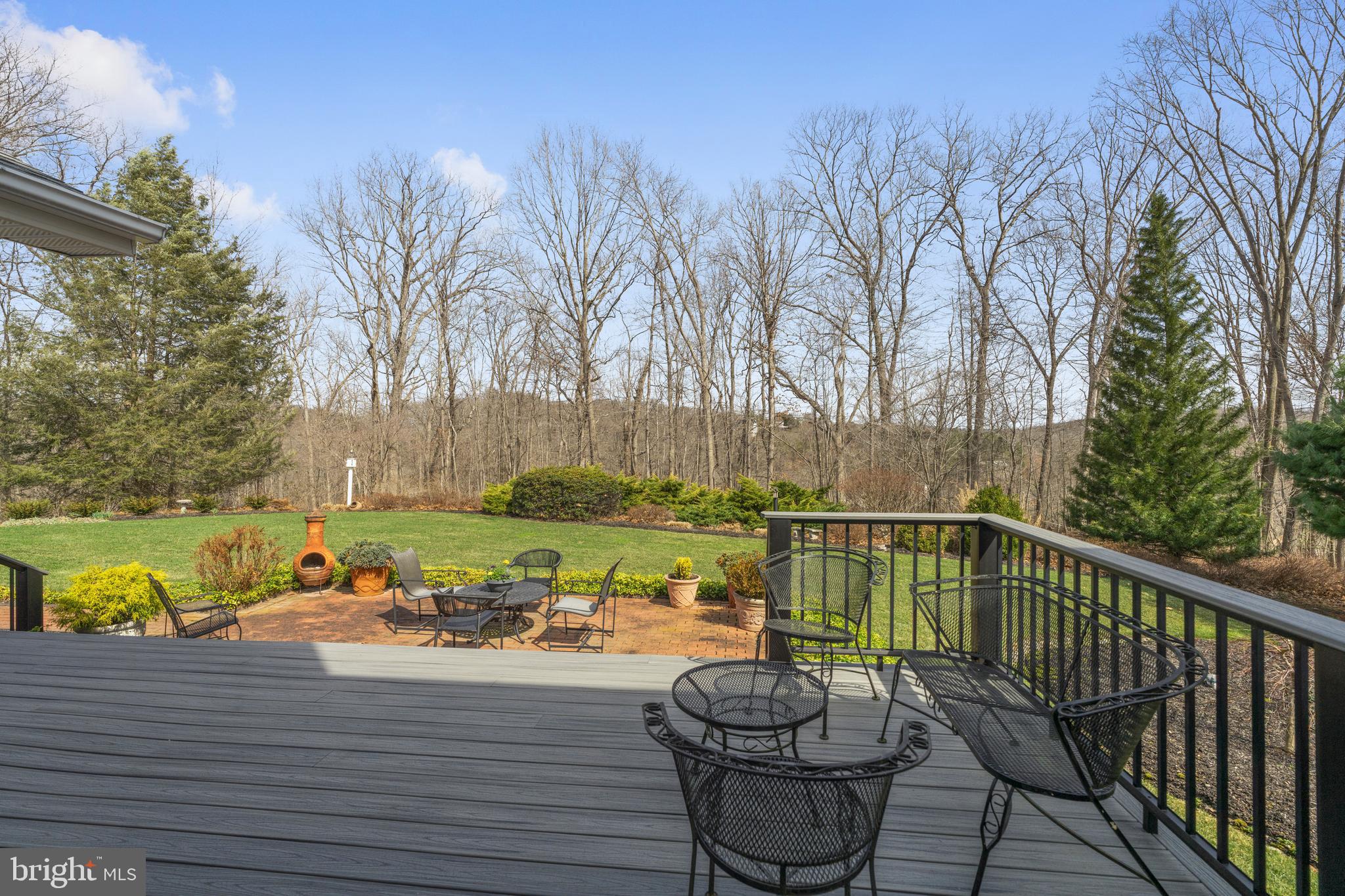 WHITE HALL - Residential