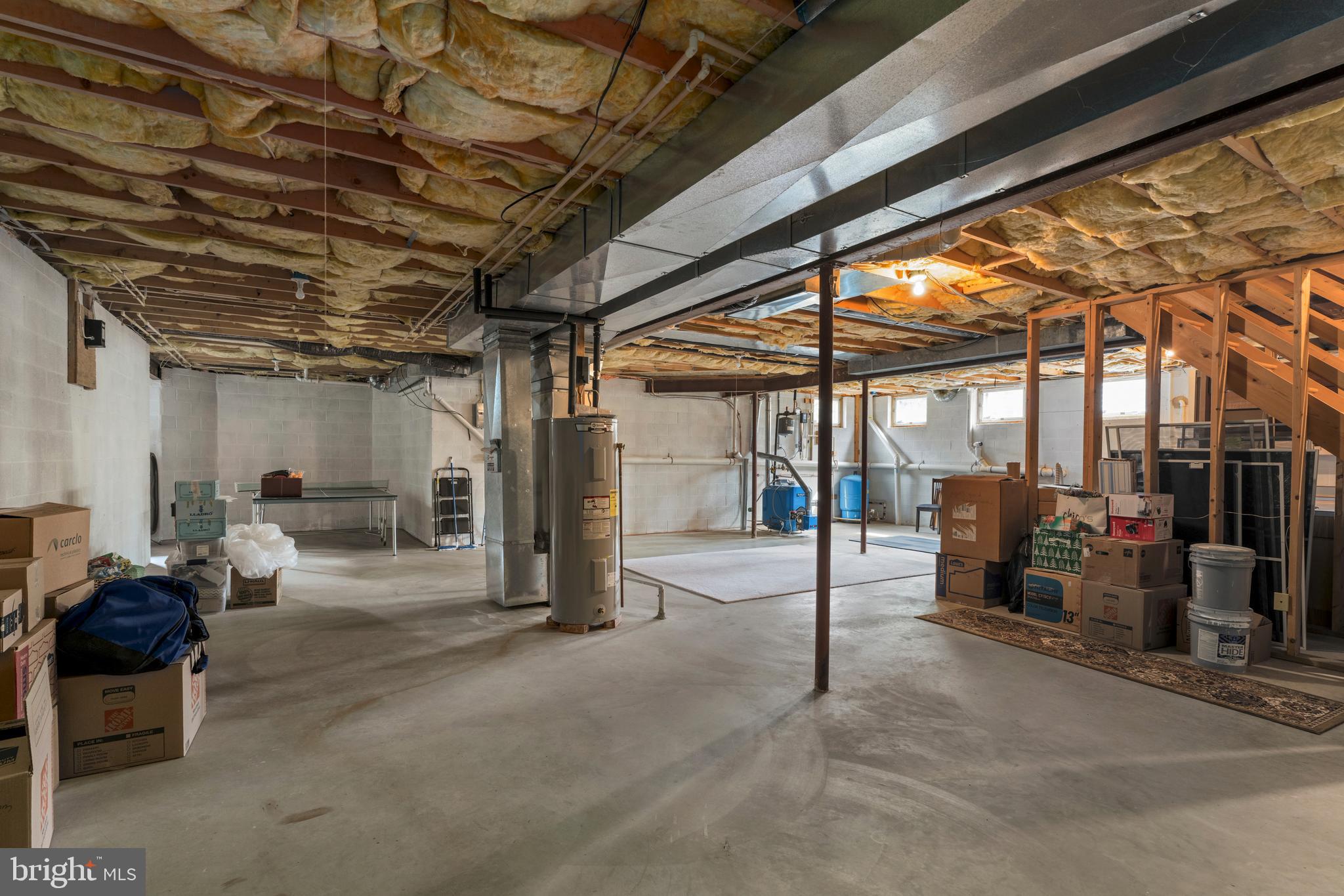 WHITE HALL - Residential