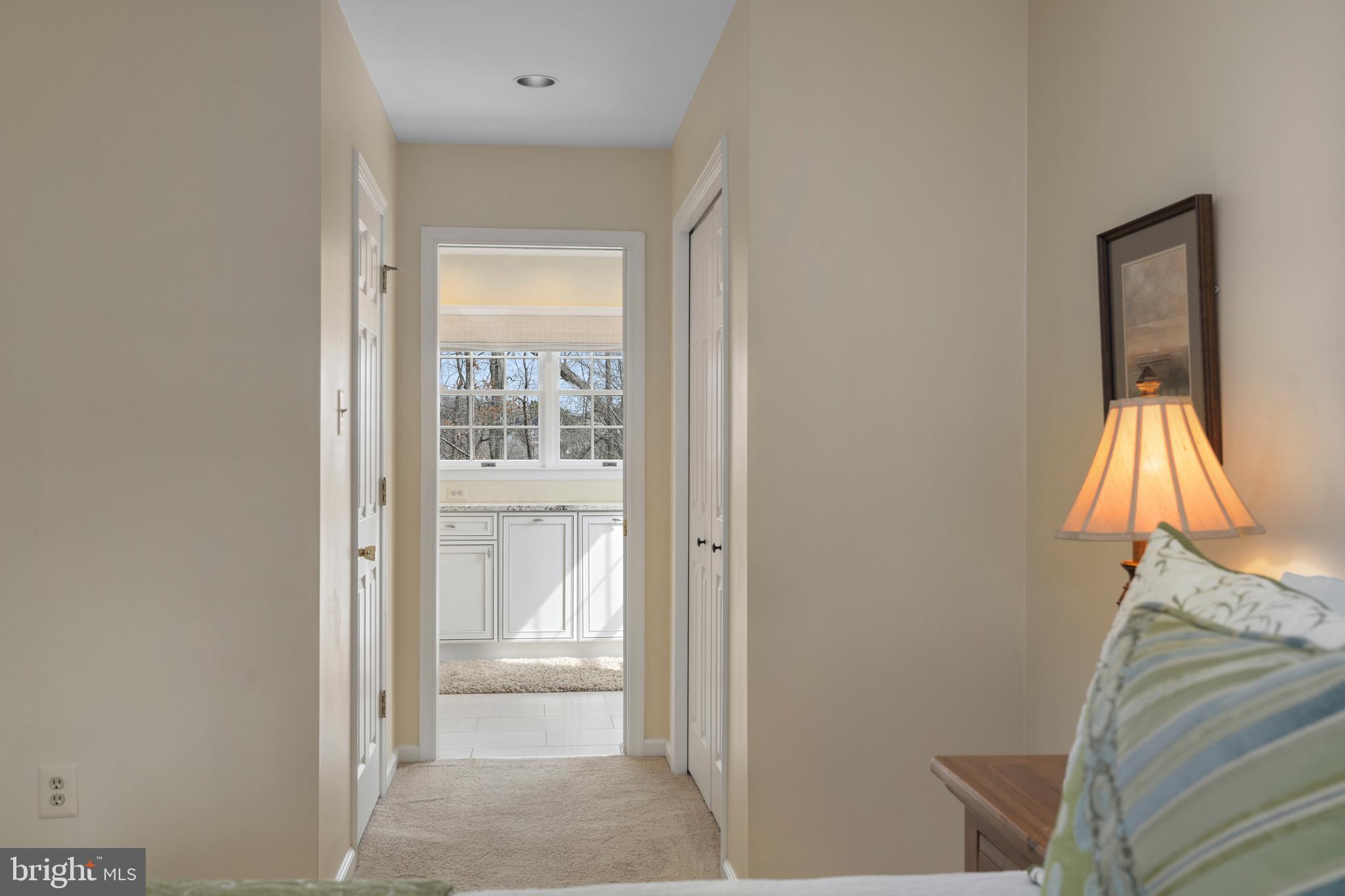 WHITE HALL - Residential