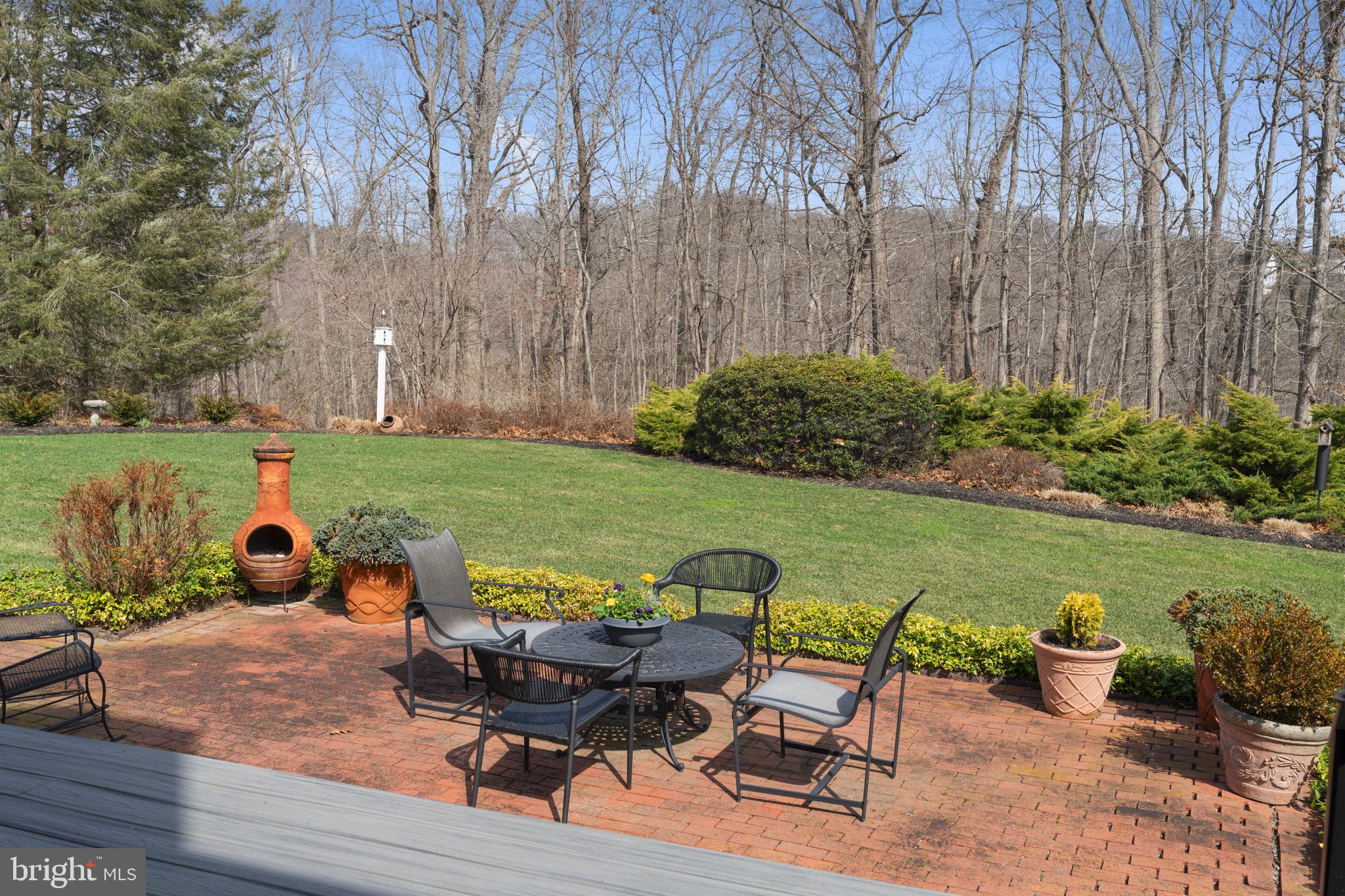 WHITE HALL - Residential