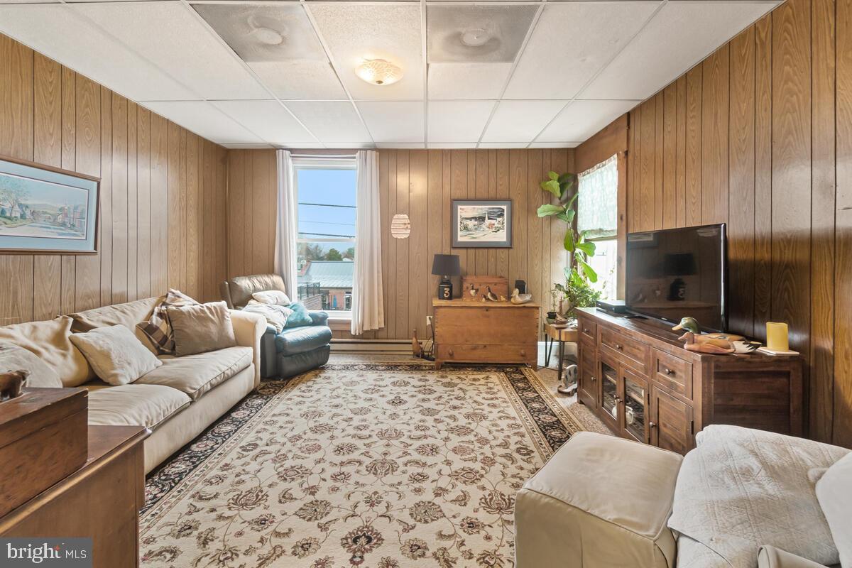 MIDDLETOWN - Commercial Sale