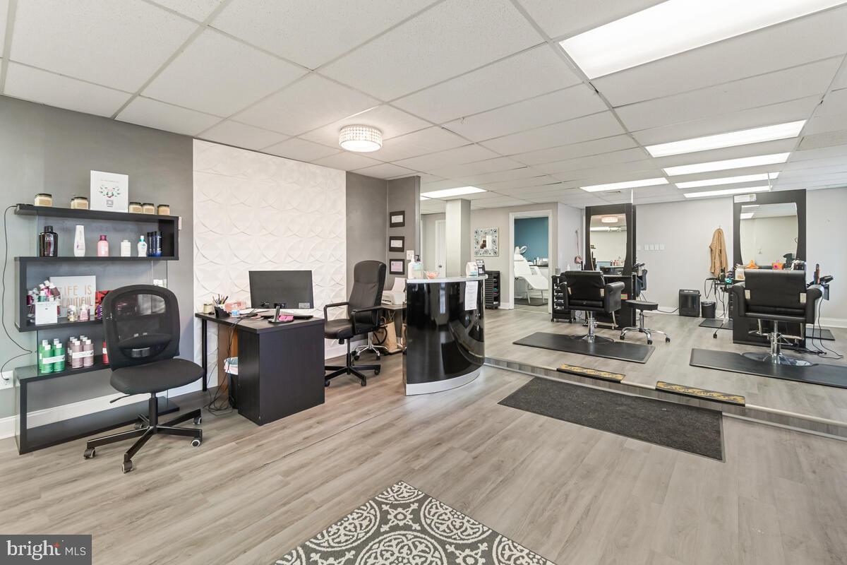 MIDDLETOWN - Commercial Sale