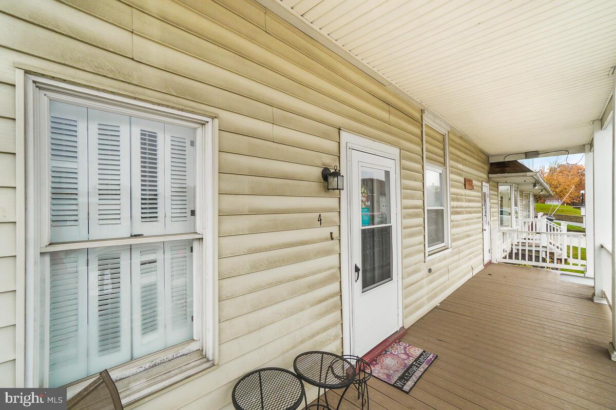 MIDDLETOWN - Commercial Sale