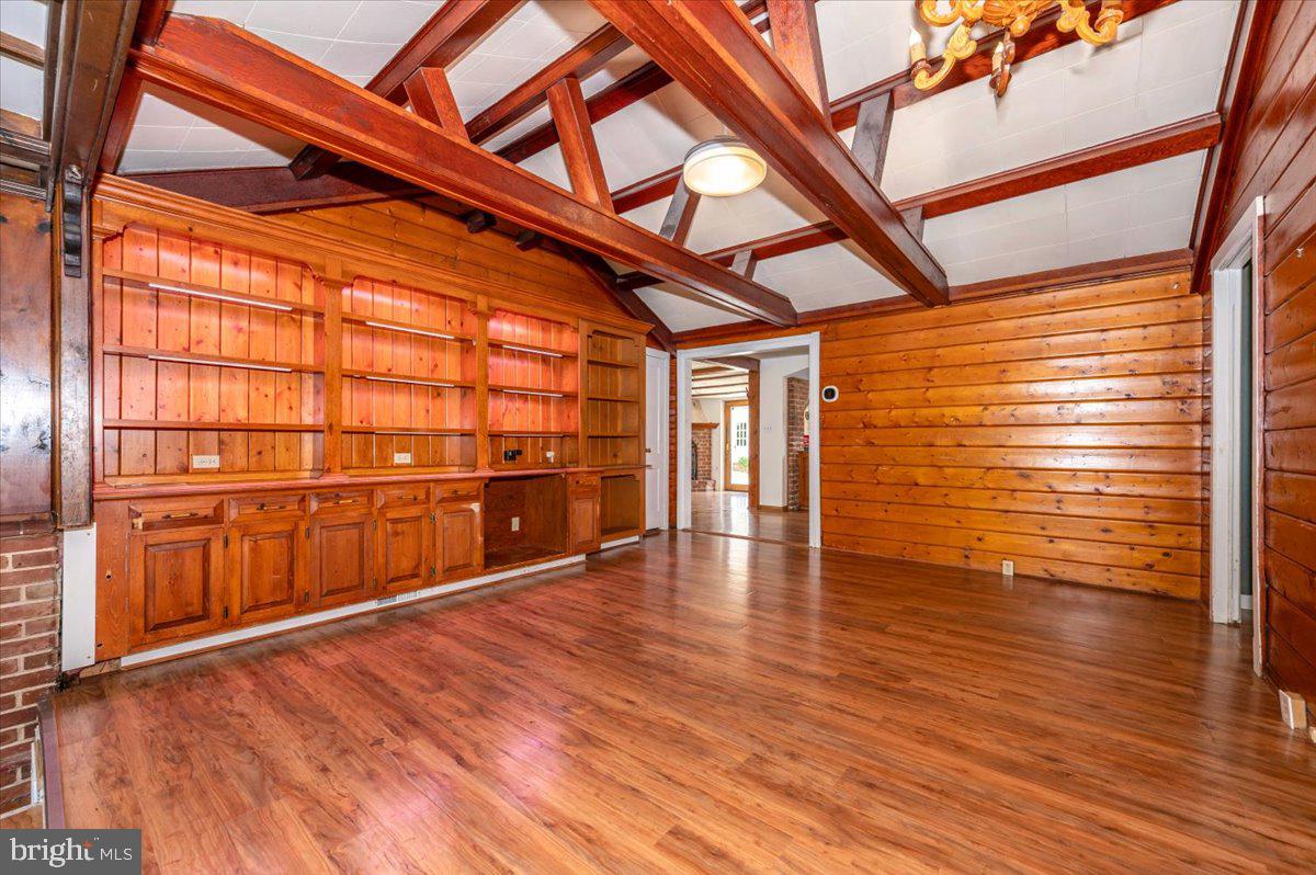 GAMBRILL SOUTH - Residential