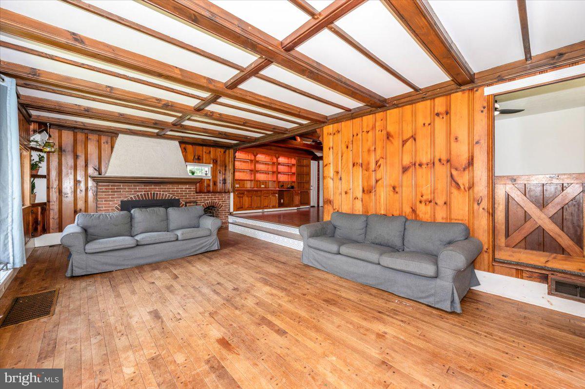 GAMBRILL SOUTH - Residential