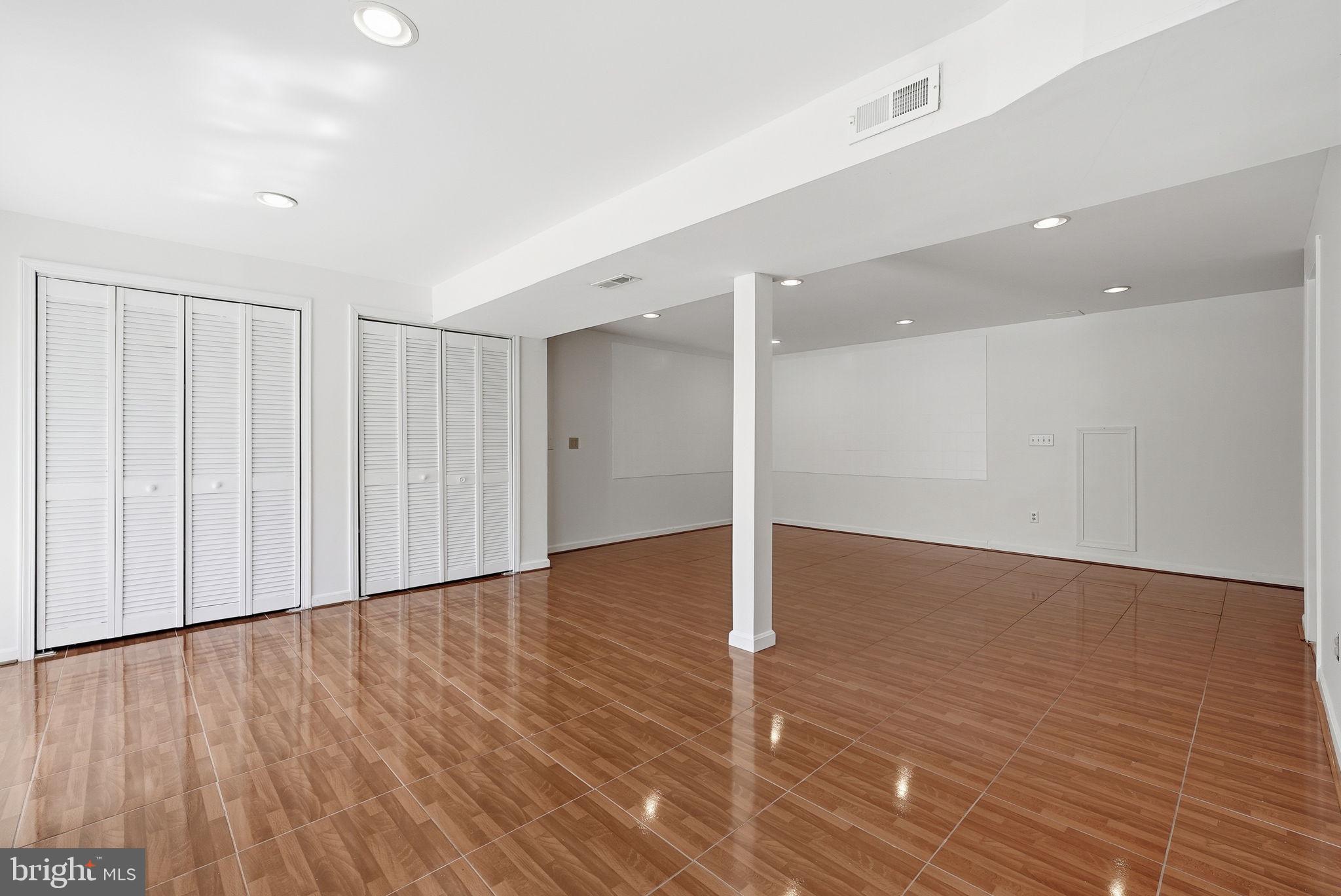 POPLAR TREE ESTATES - Residential