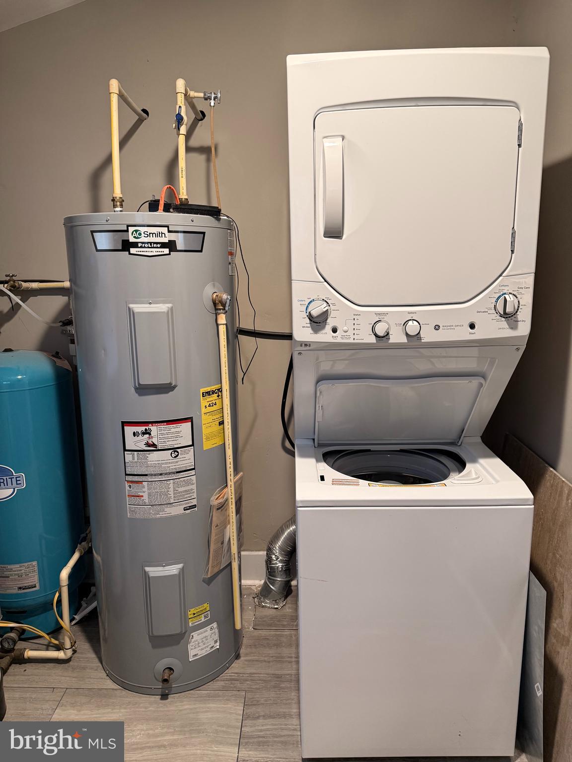 CEDARHURST ON THE BAY - Residential