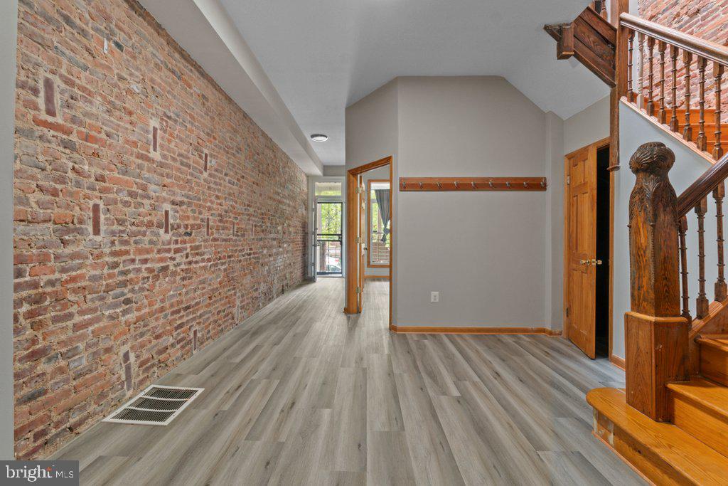 CHARLES VILLAGE - Residential