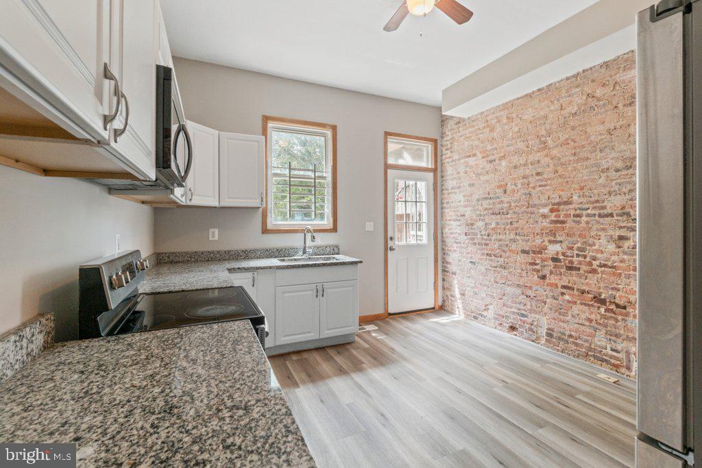 CHARLES VILLAGE - Residential
