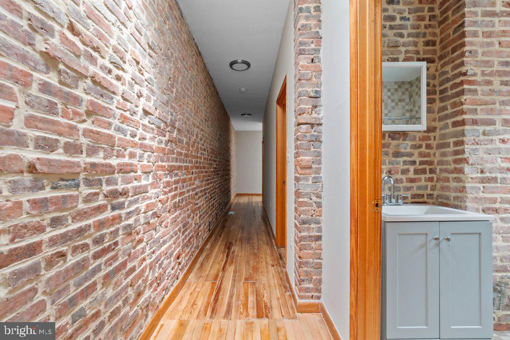 CHARLES VILLAGE - Residential