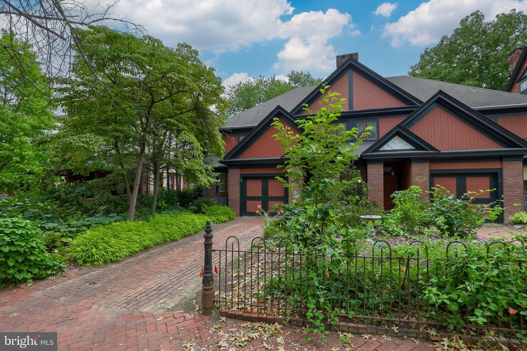 Photo of 241 N Charlotte Street, Lancaster, PA 17603 (MLS # PALA2042722)