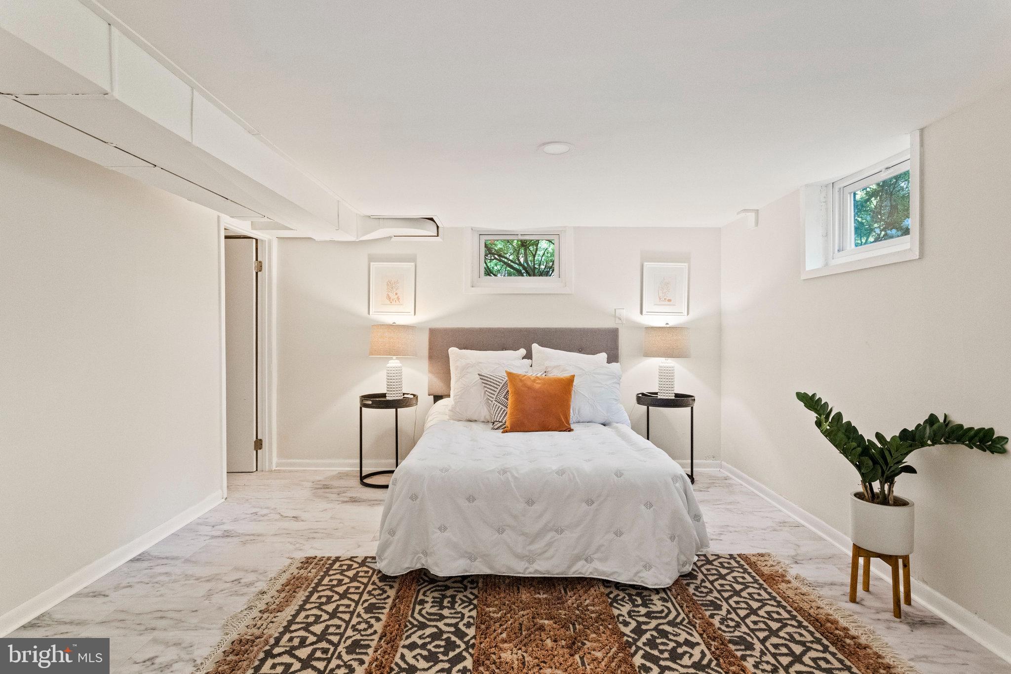 MANTUA - Residential