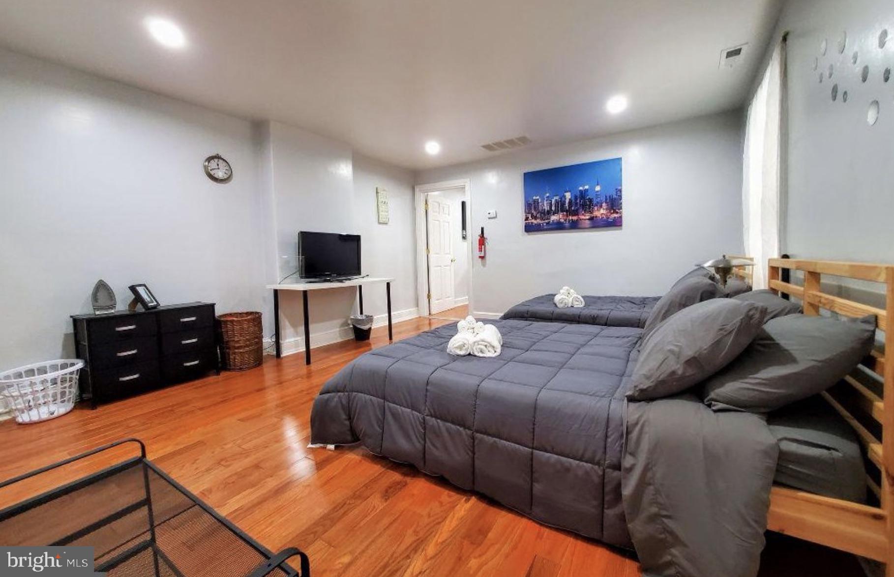 RITTENHOUSE SQUARE - Commercial Sale