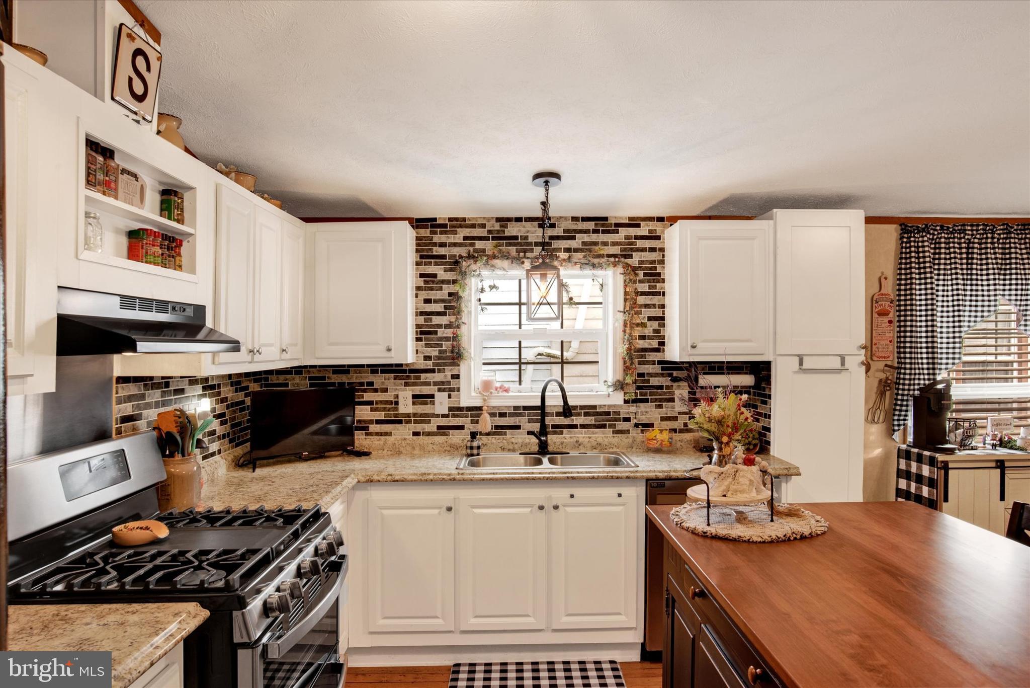 ROYALTON - Residential