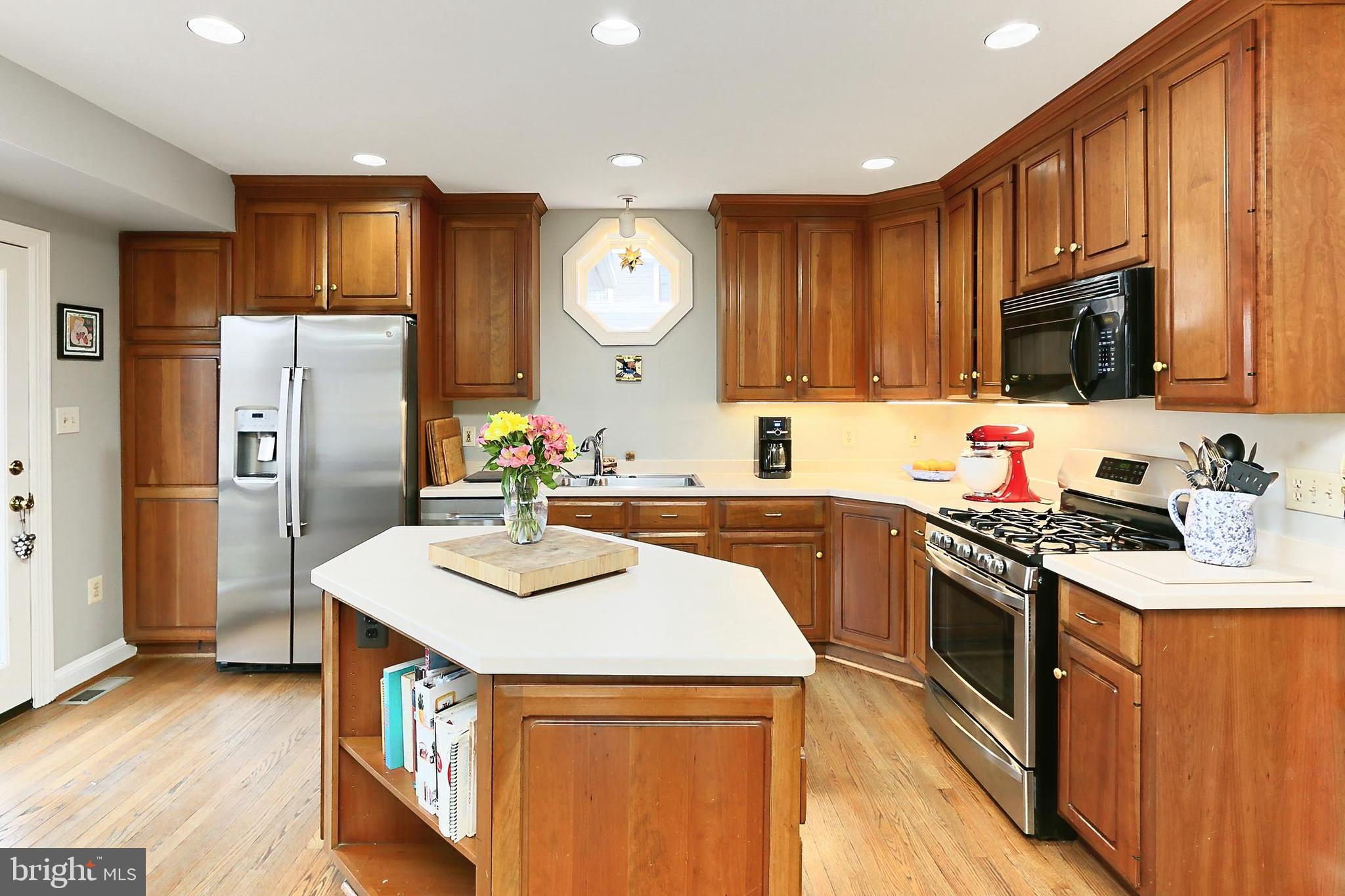 LARCHMONT TERRACE - Residential