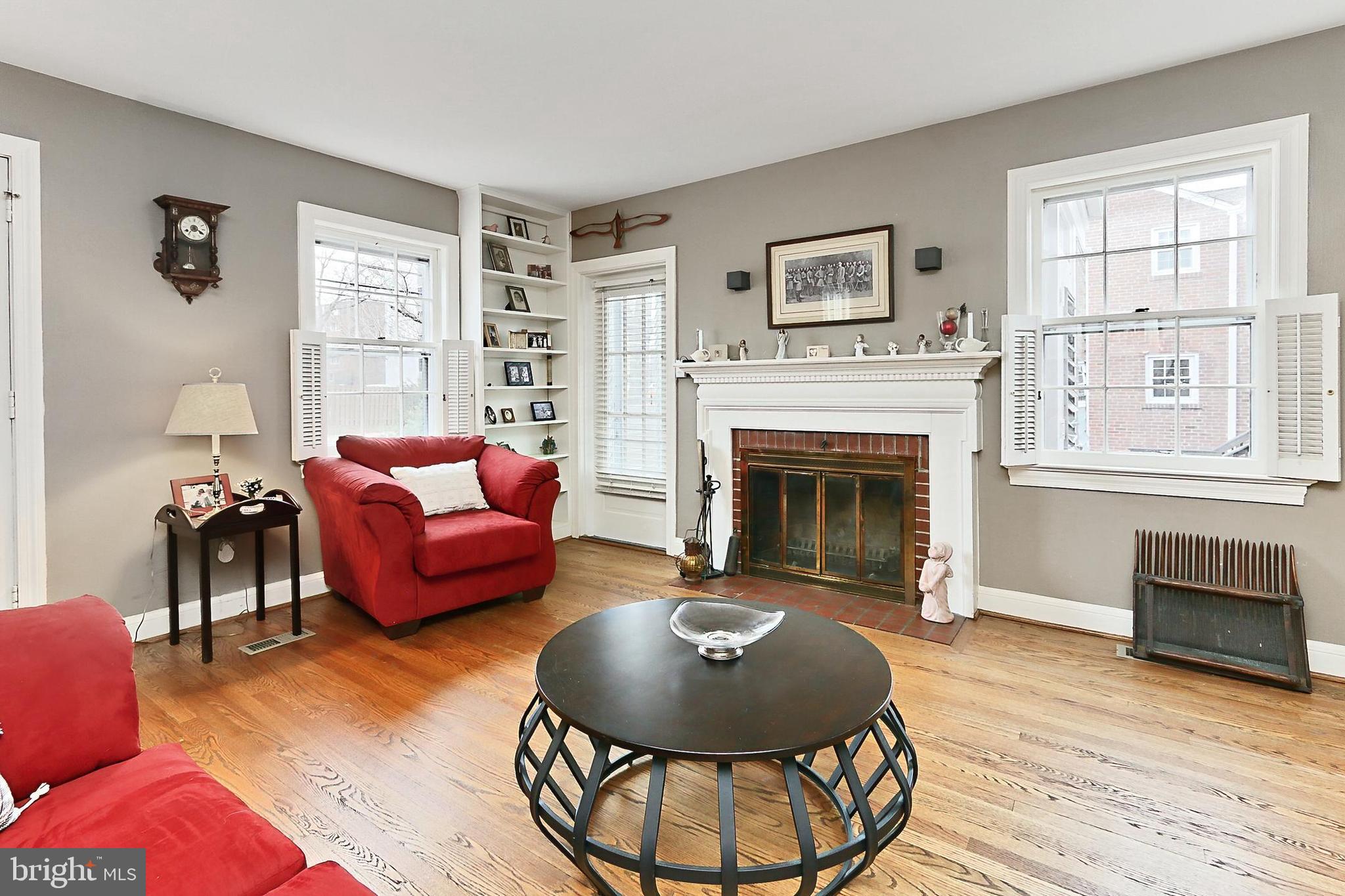 LARCHMONT TERRACE - Residential