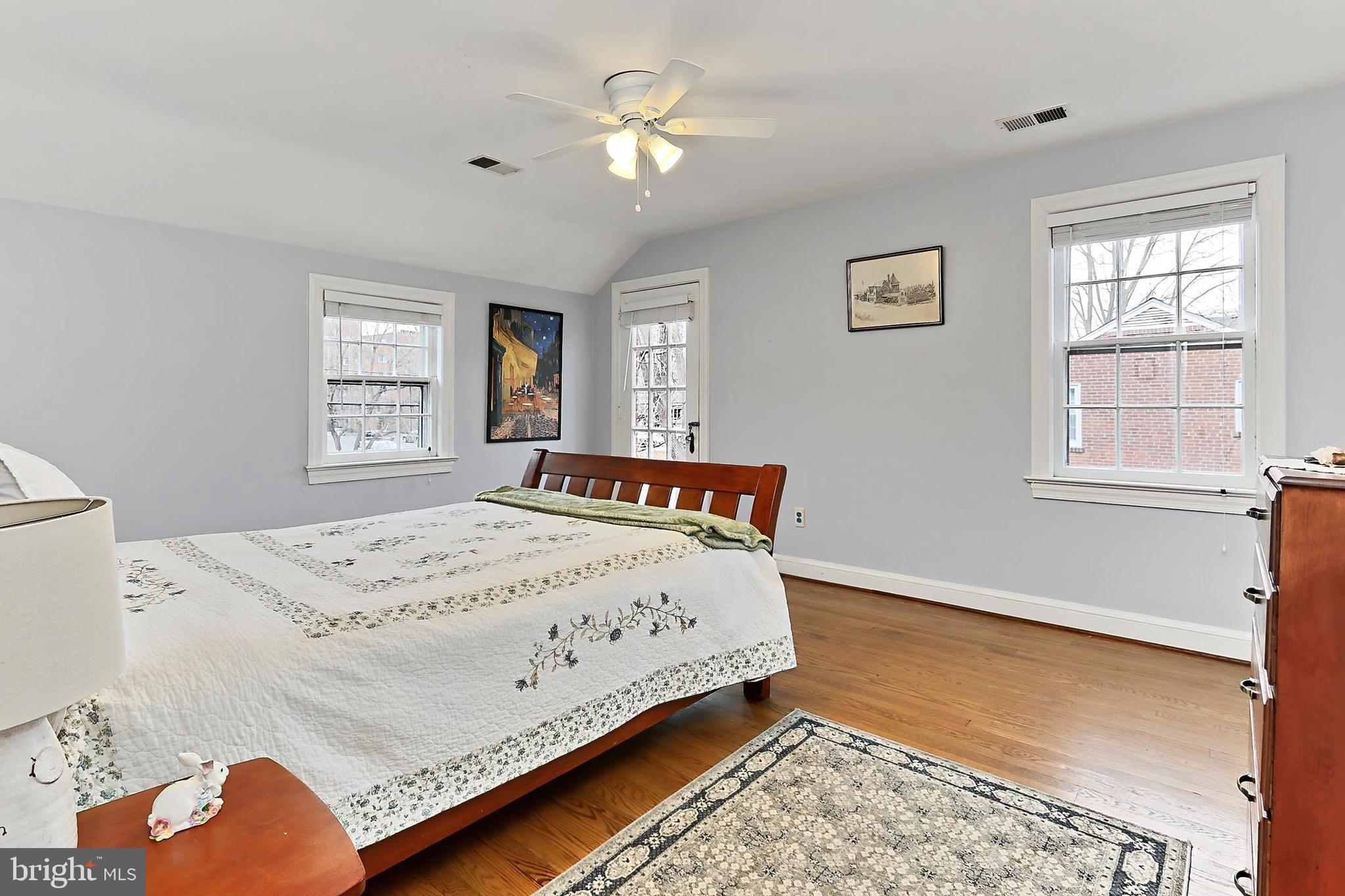 LARCHMONT TERRACE - Residential