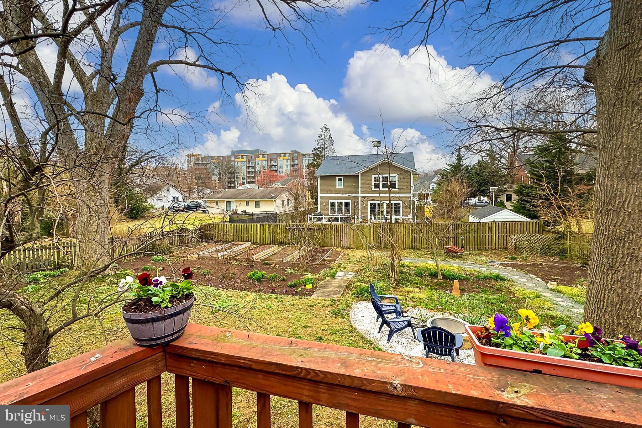 LARCHMONT TERRACE - Residential