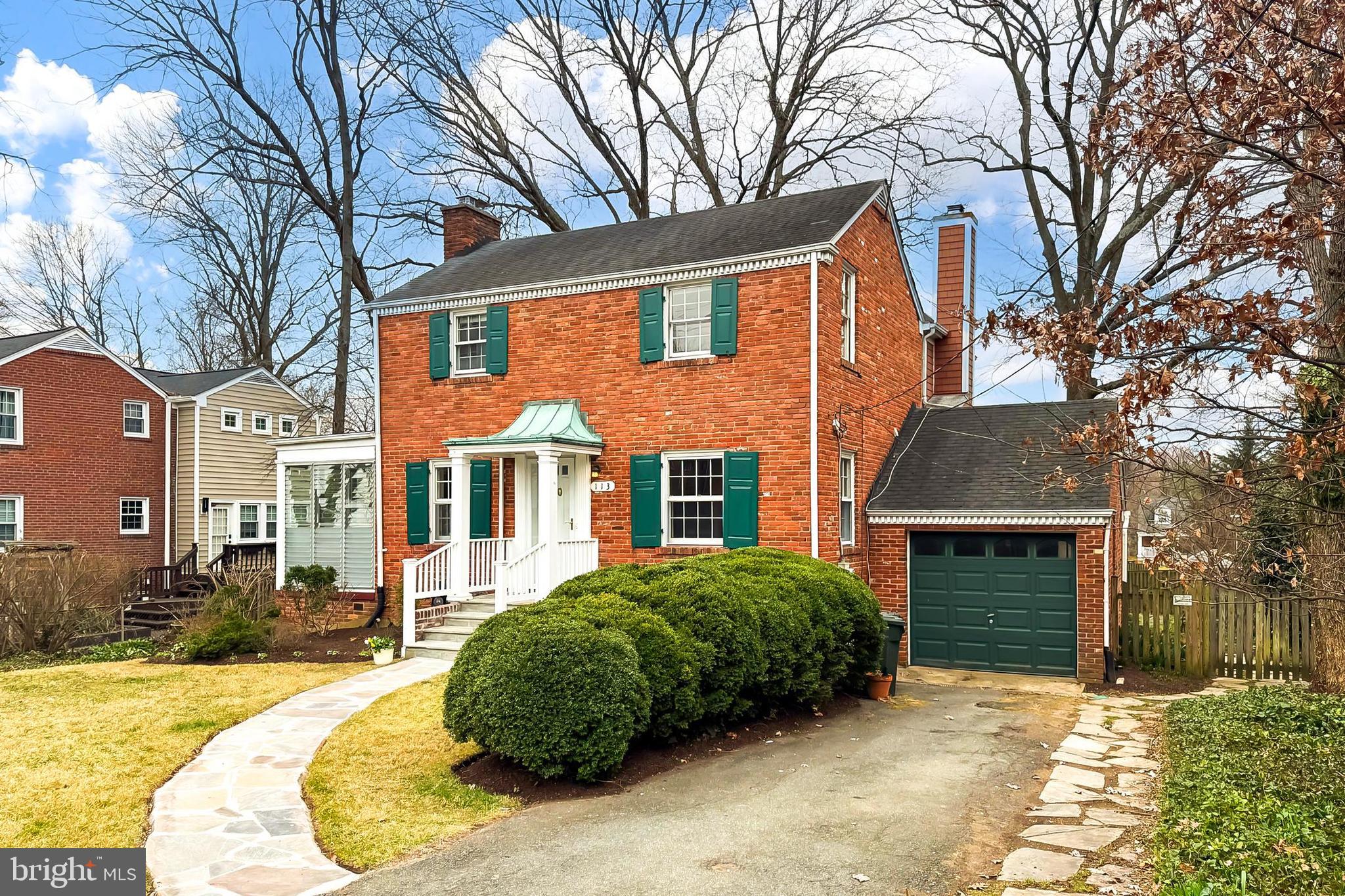 LARCHMONT TERRACE - Residential