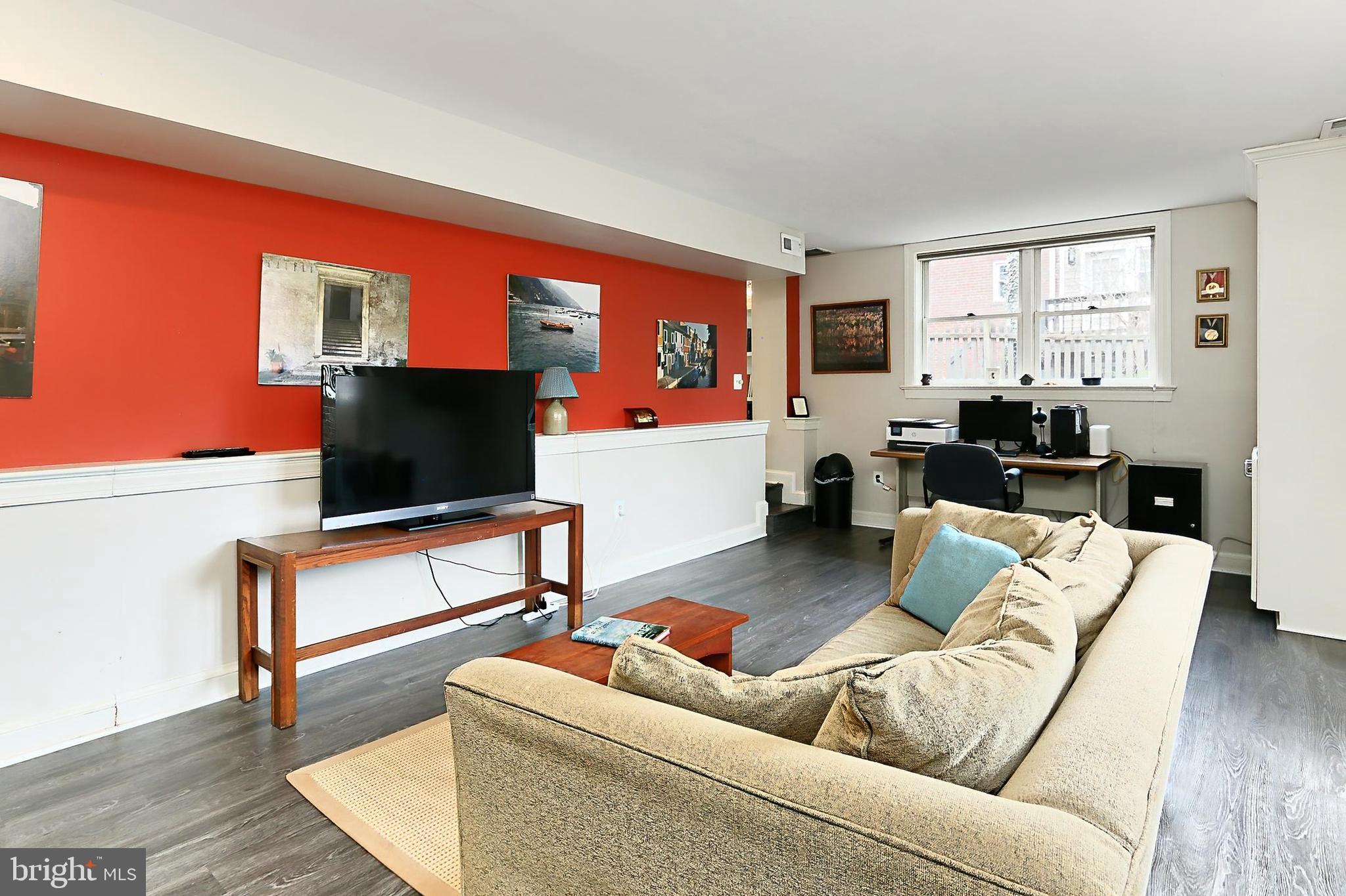 LARCHMONT TERRACE - Residential