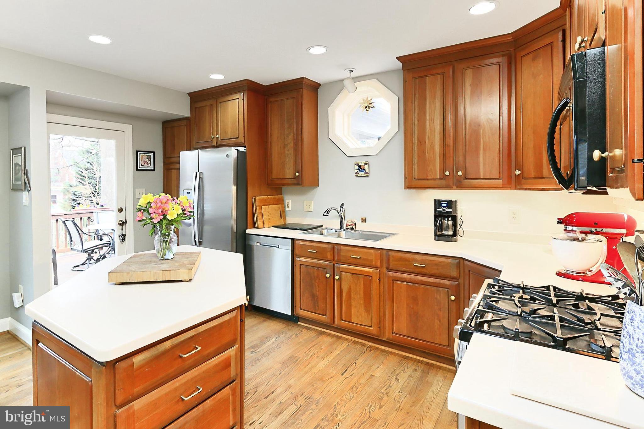 LARCHMONT TERRACE - Residential