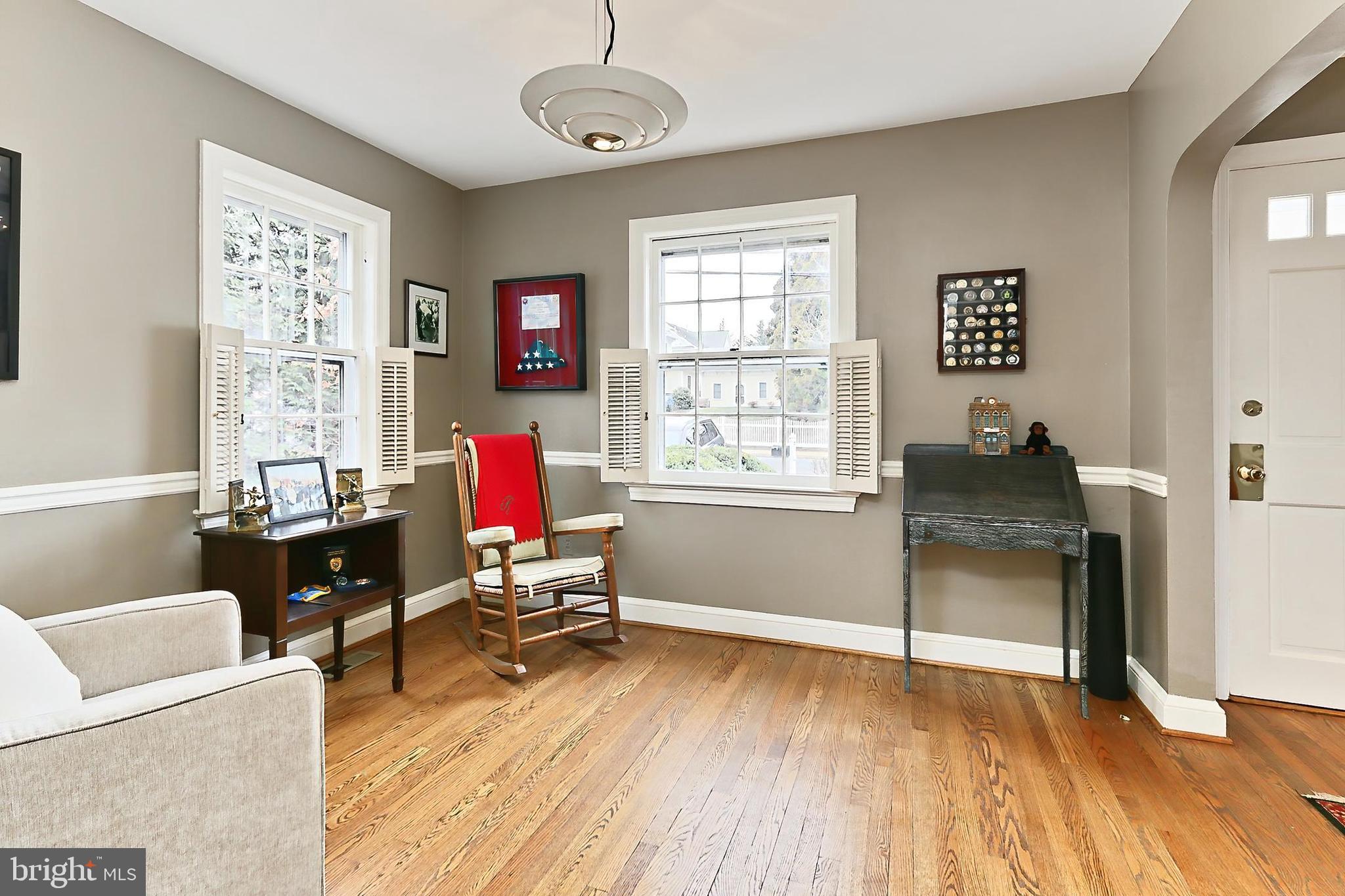 LARCHMONT TERRACE - Residential